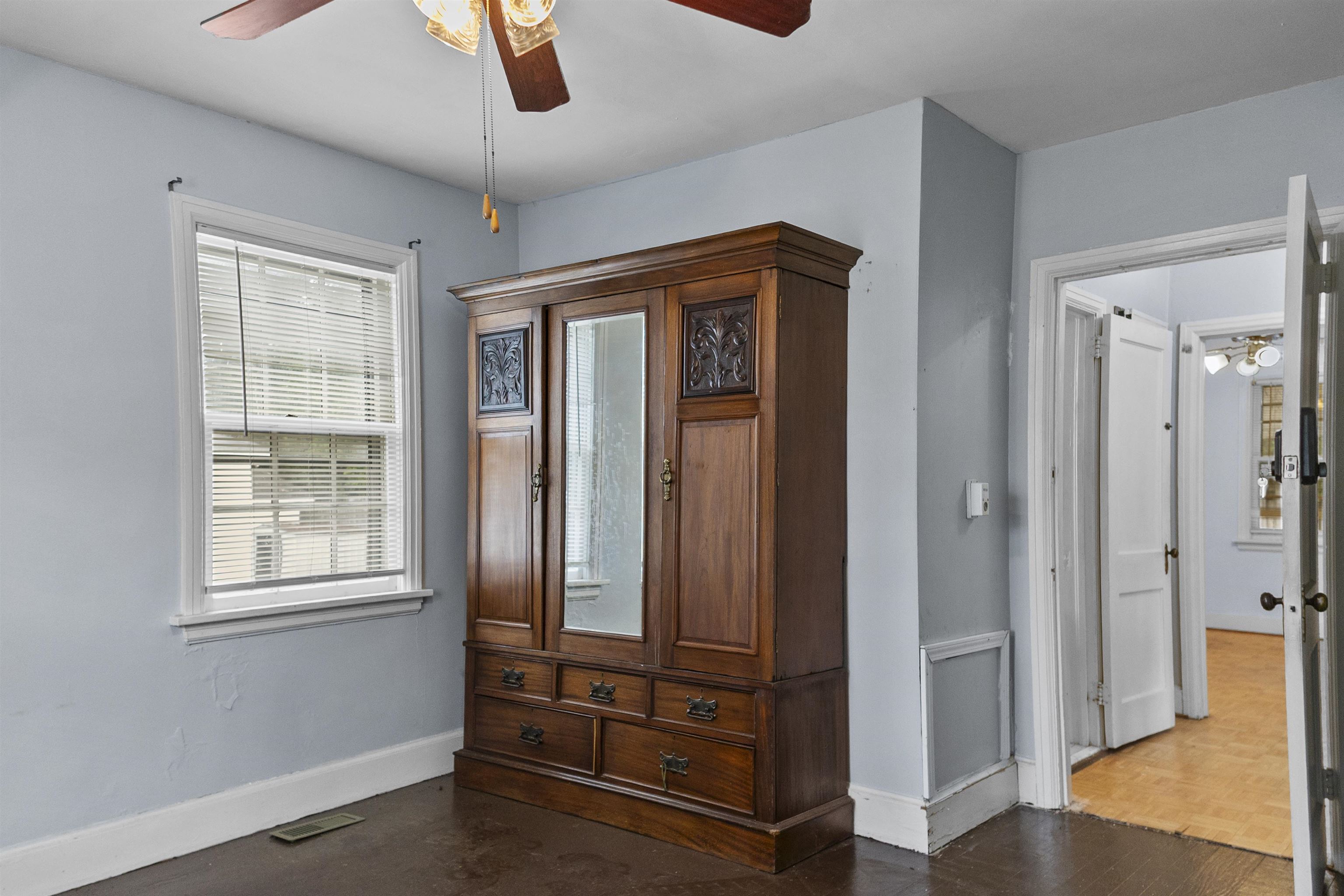 308 Layton Ct. Property Photo 12