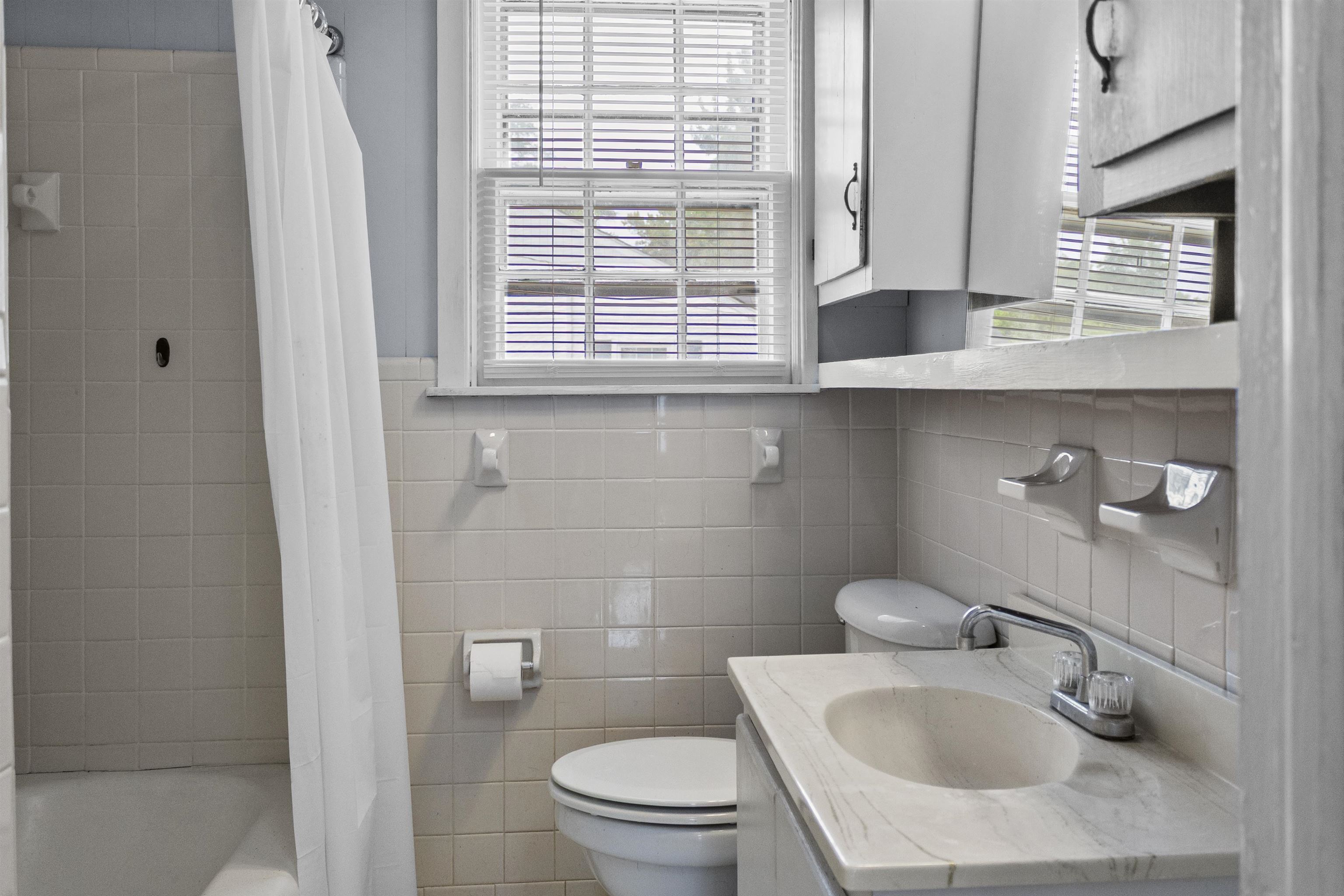 308 Layton Ct. Property Photo 13