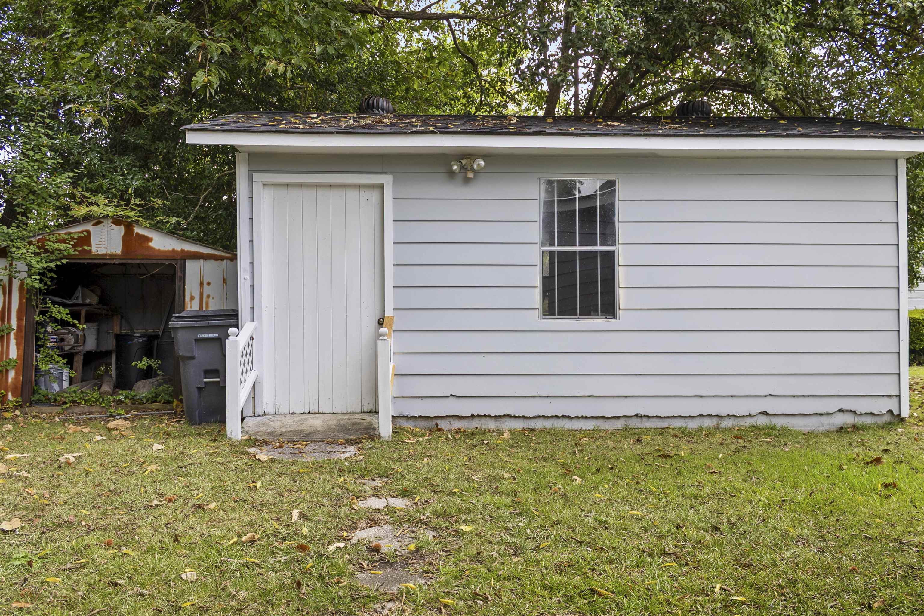 308 Layton Ct. Property Photo 23