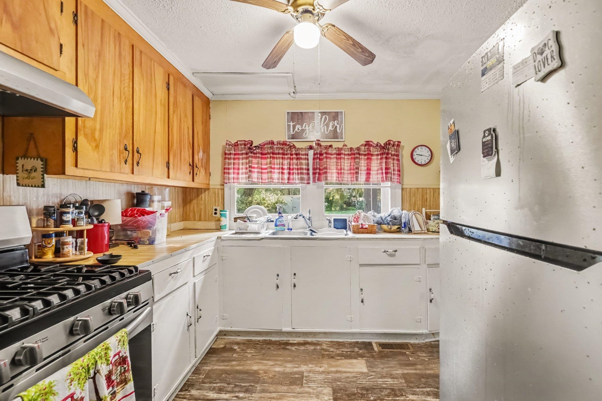 422 Loril St. Property Photo 11