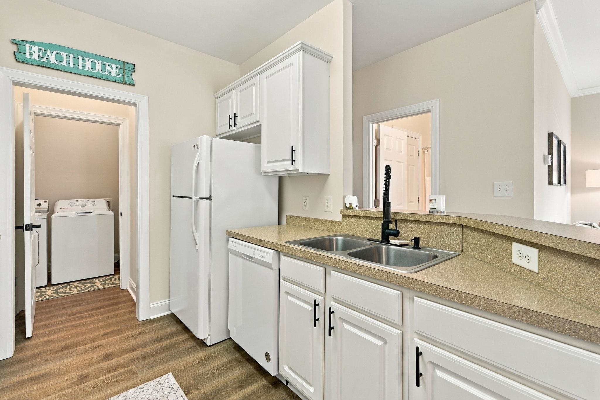 2033 Silvercrest Dr. Property Photo 12