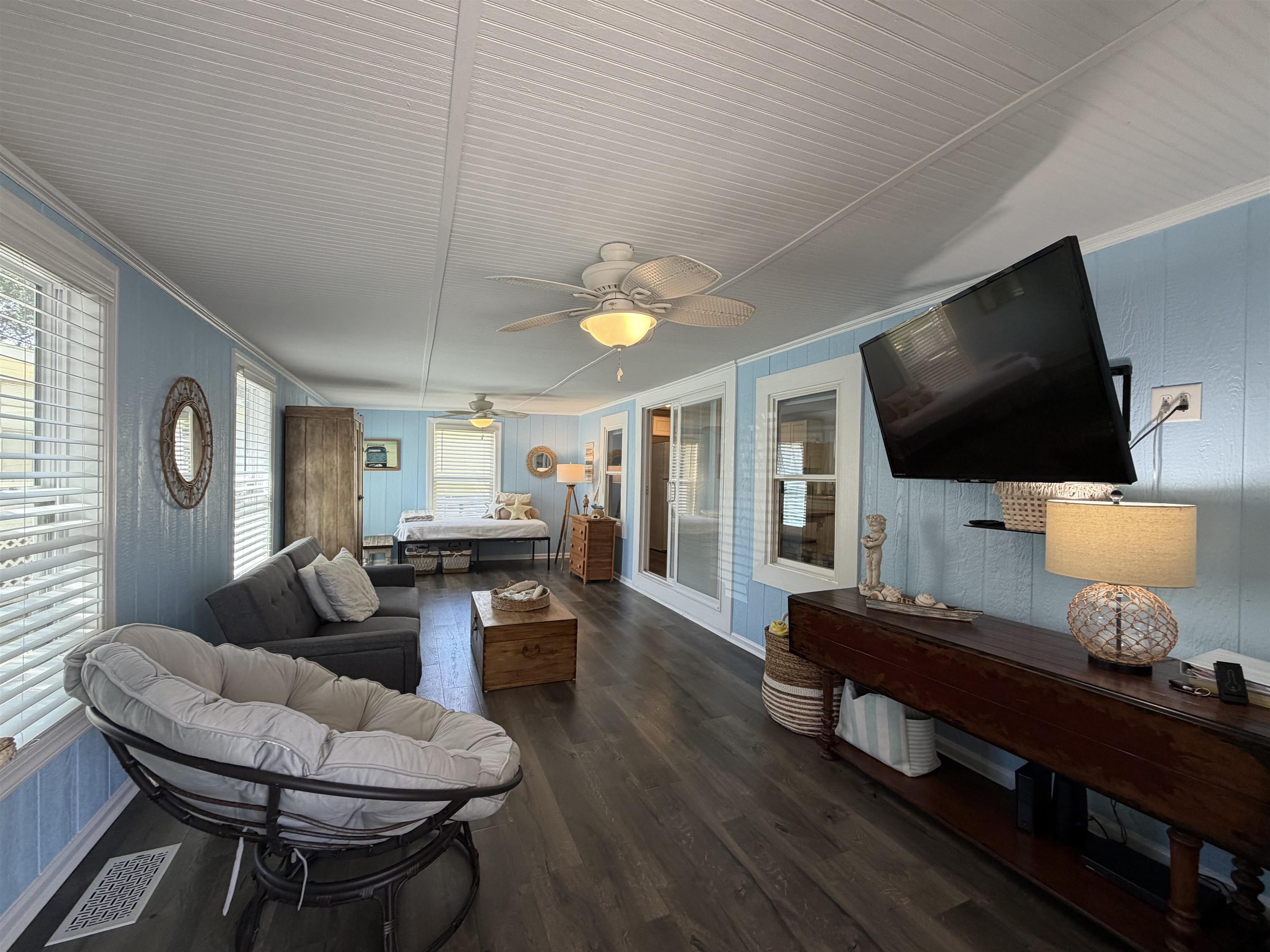 2027 Kingfisher Dr. Property Photo 2