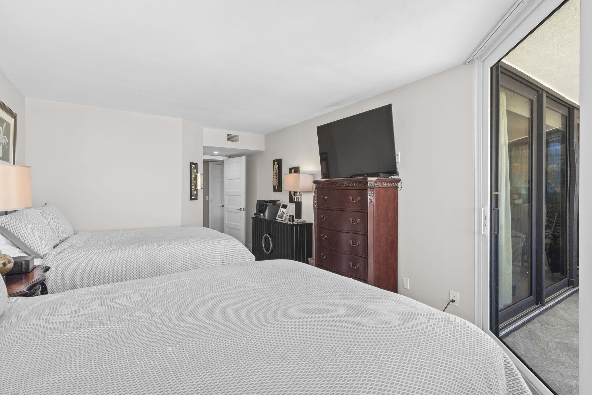 9650 Shore Dr. Property Photo 14