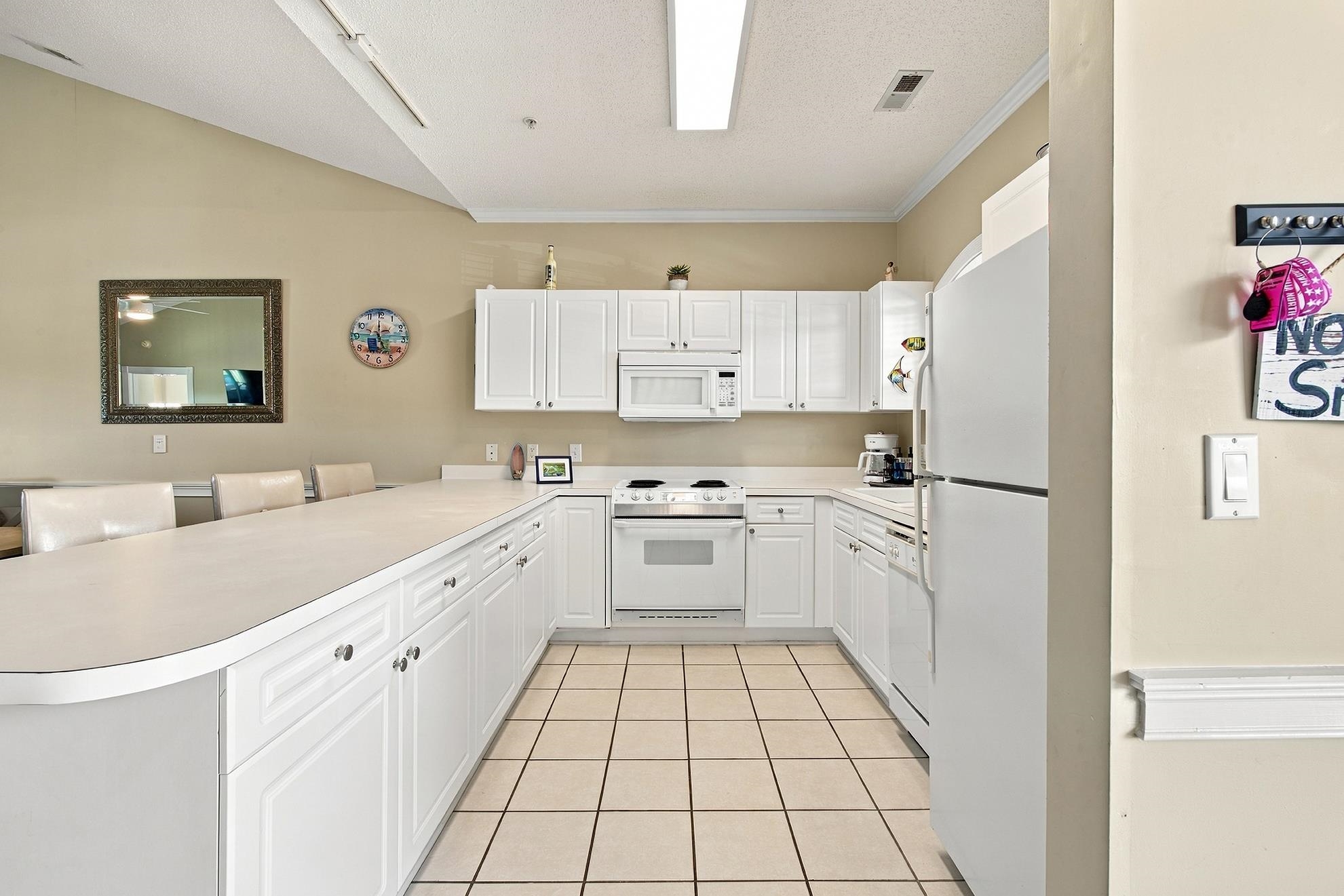 4879 Dahila Ct. Property Photo 5