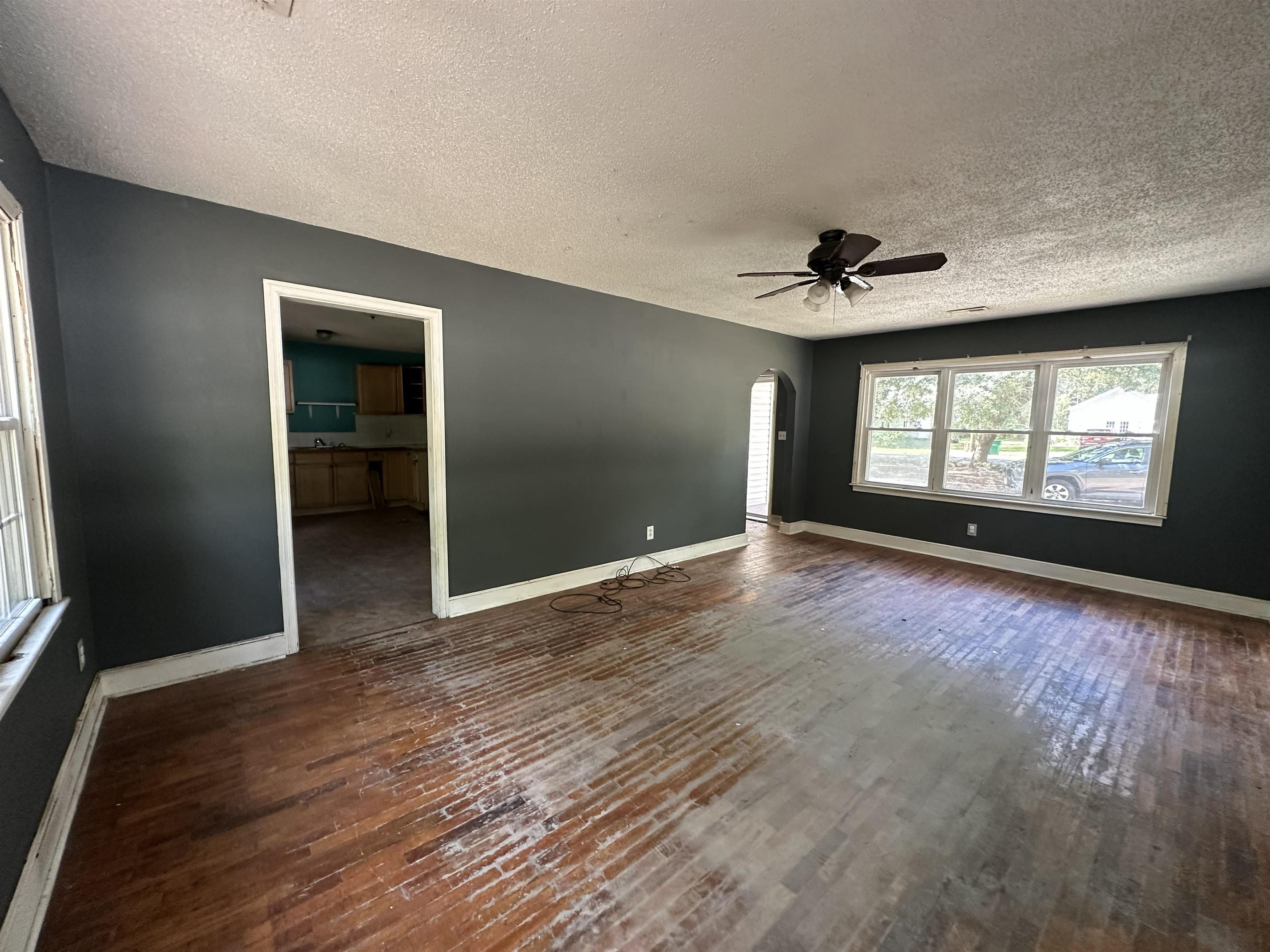 908 Lakeside Dr. Property Photo 5