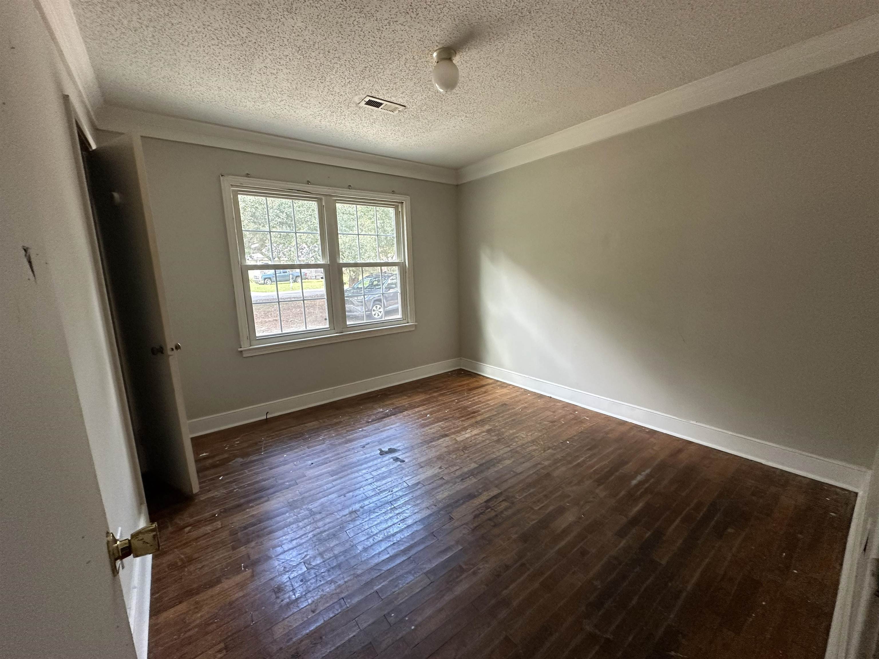 908 Lakeside Dr. Property Photo 12