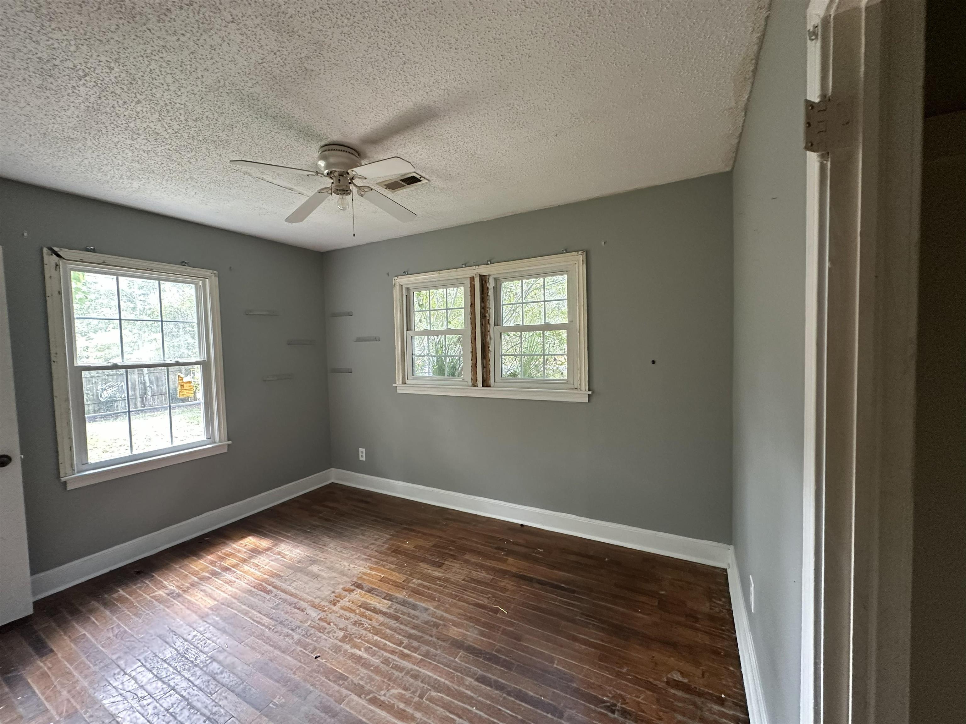 908 Lakeside Dr. Property Photo 13