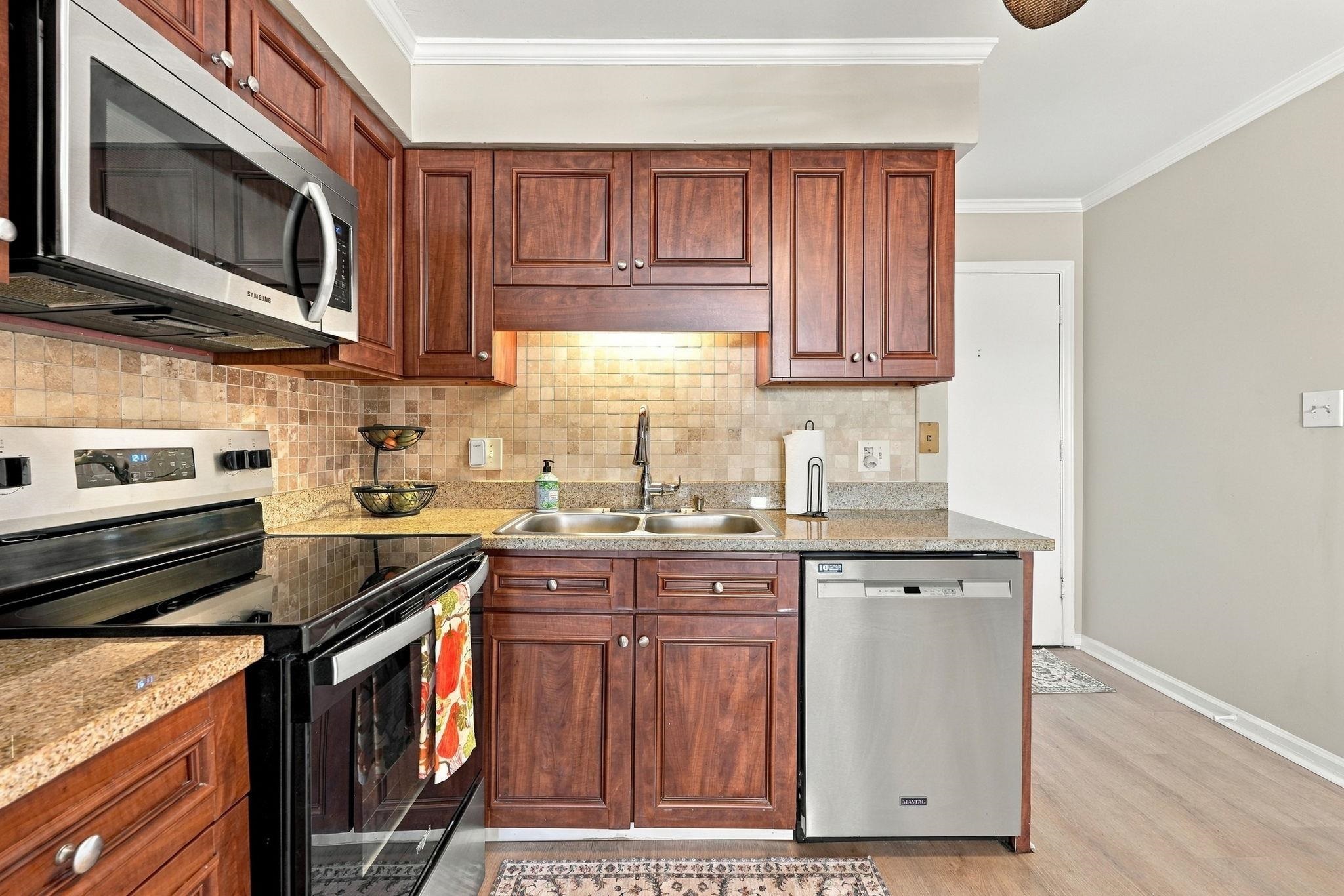 9660 Shore Dr. Property Photo 18