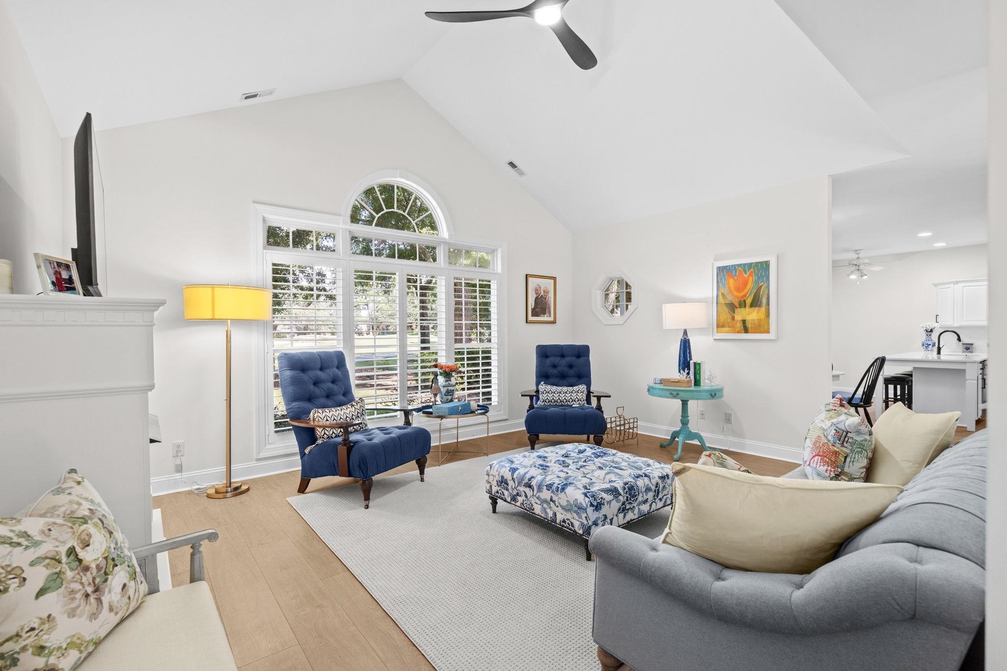 20 Wentworth Pl. Property Photo 2