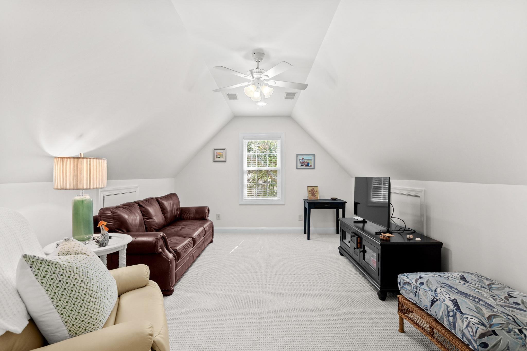 20 Wentworth Pl. Property Photo 32