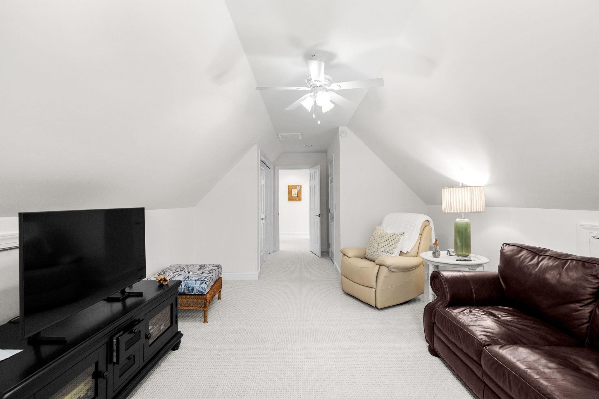 20 Wentworth Pl. Property Photo 33