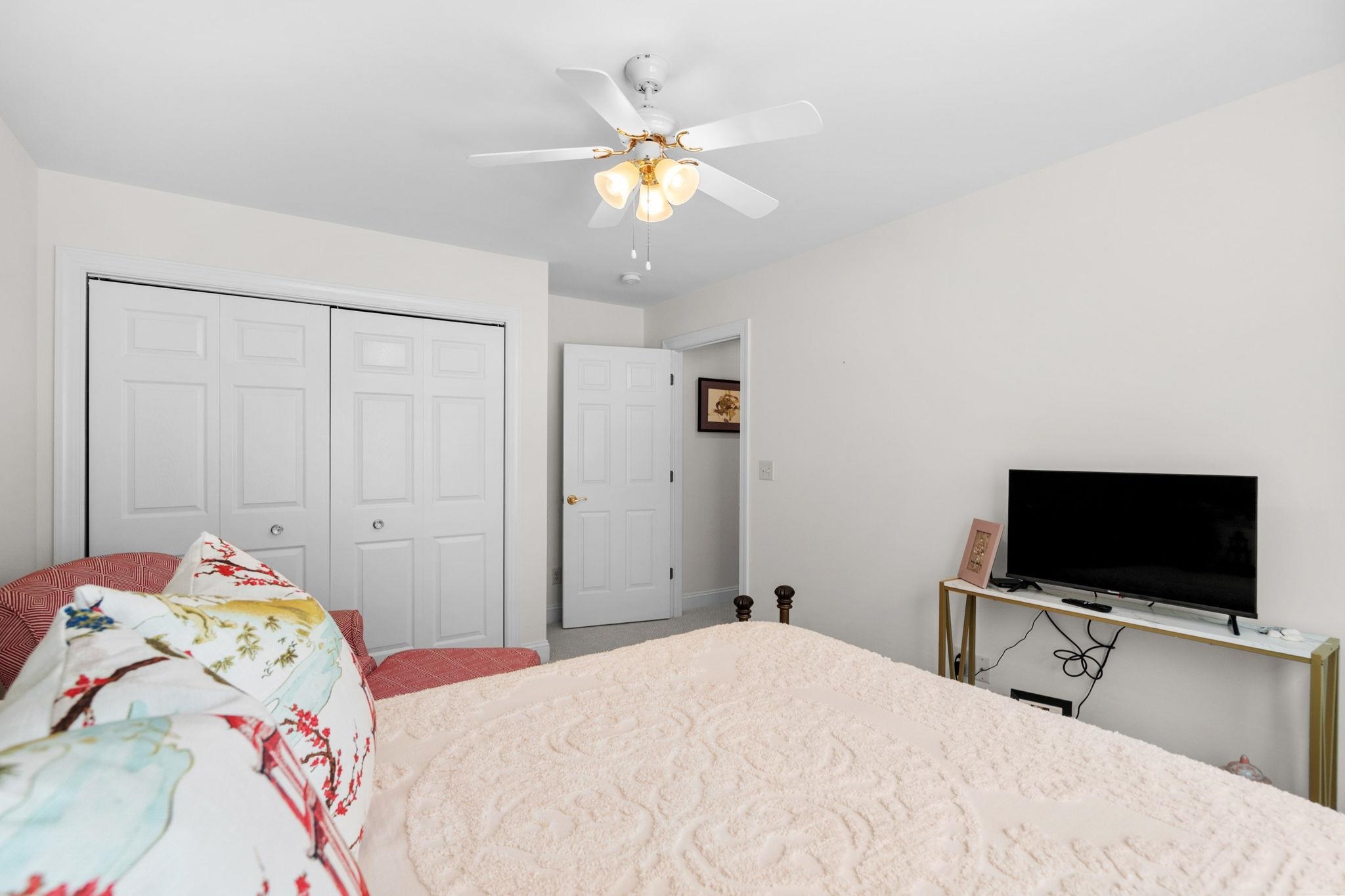 20 Wentworth Pl. Property Photo 37