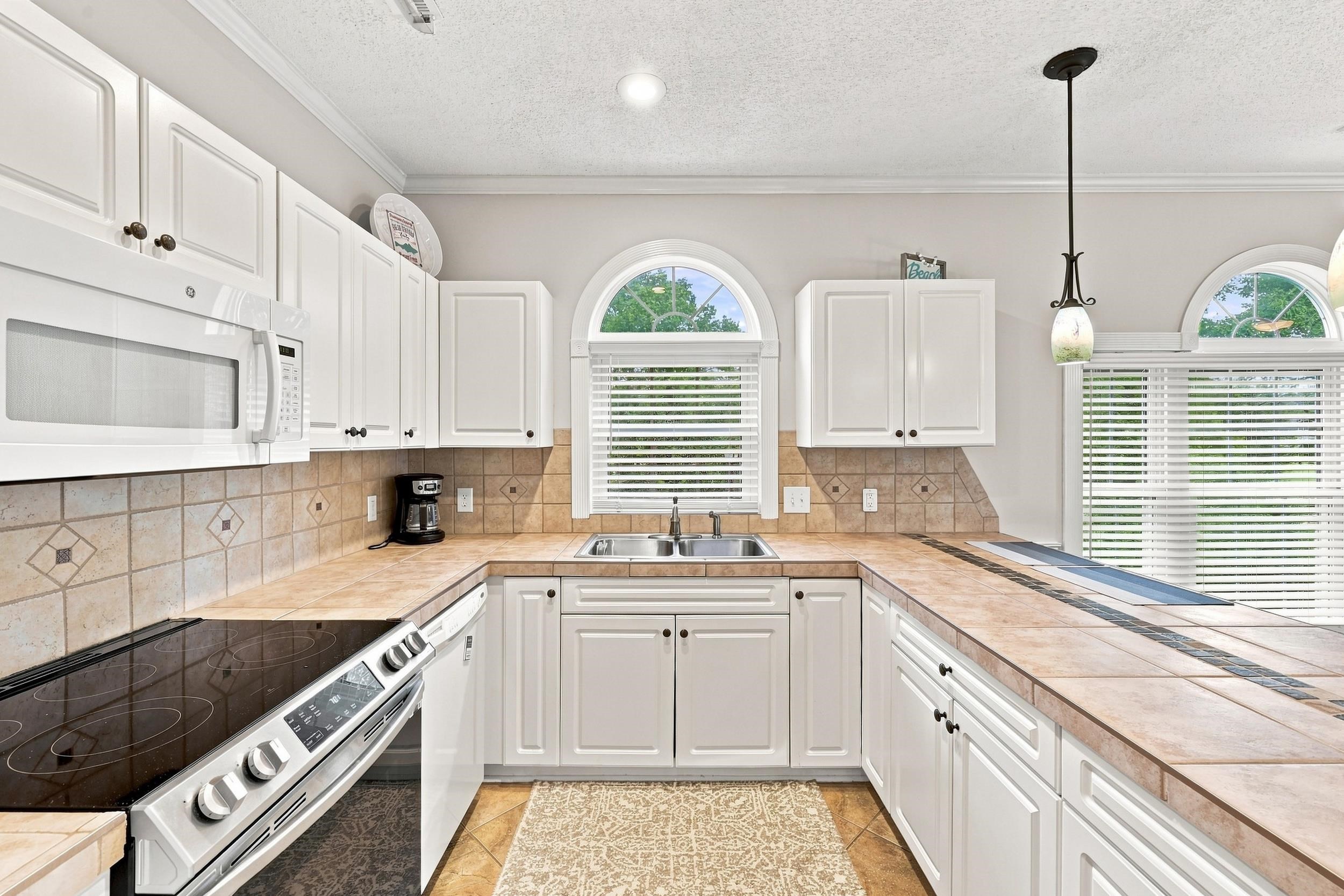 687 Riverwalk Dr. Property Photo 8