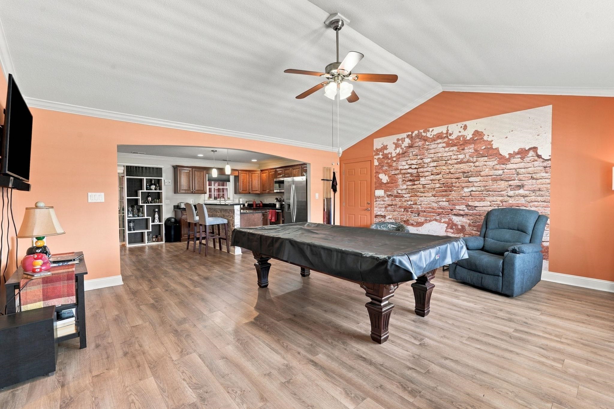 460 Oakham Dr. Property Photo 4