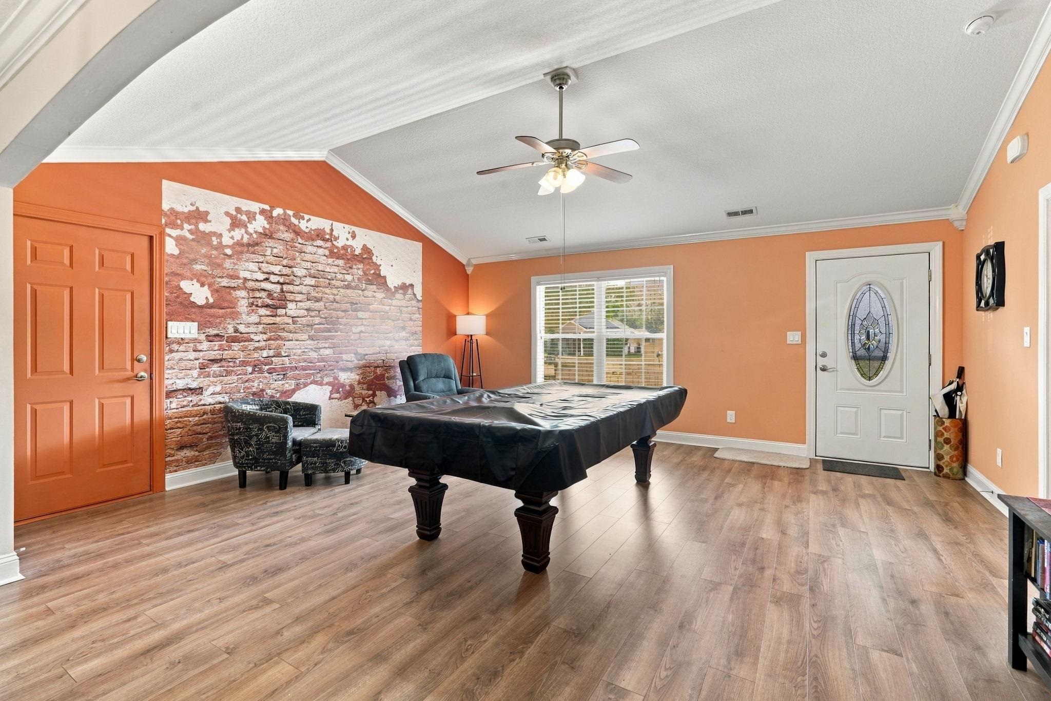 460 Oakham Dr. Property Photo 6