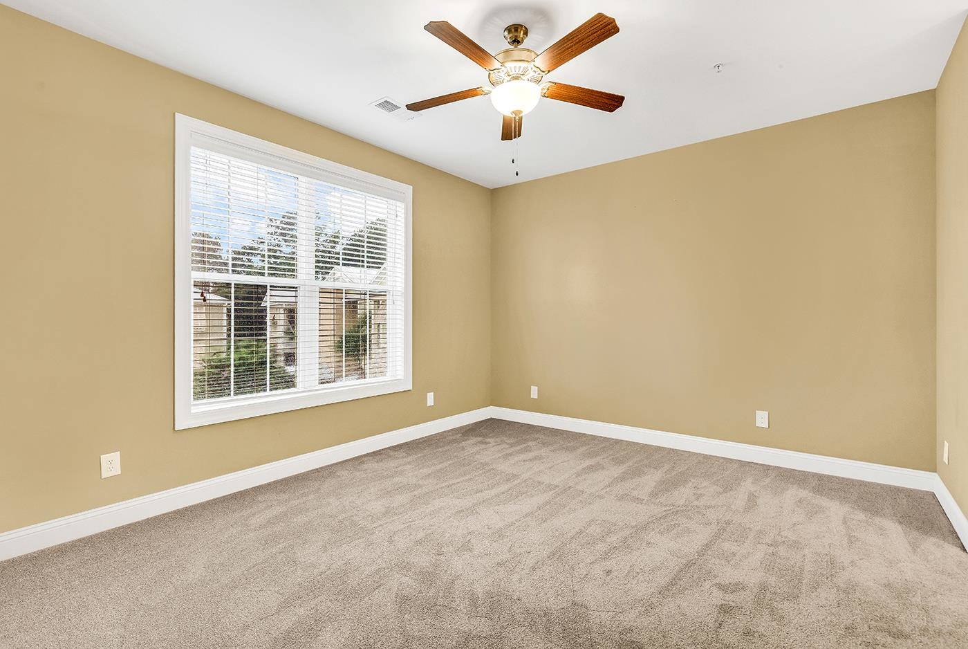 34 Mingo Dr. Property Photo 17