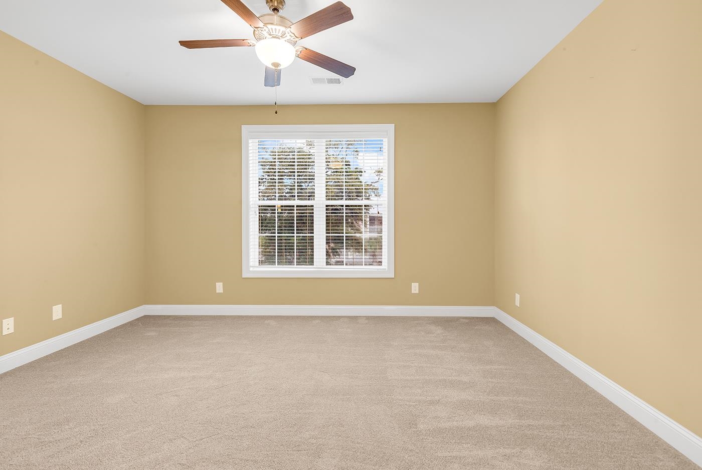 34 Mingo Dr. Property Photo 20