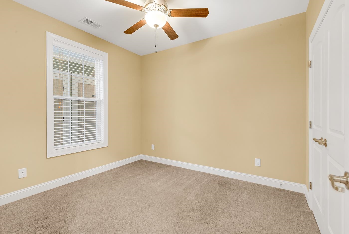 34 Mingo Dr. Property Photo 27