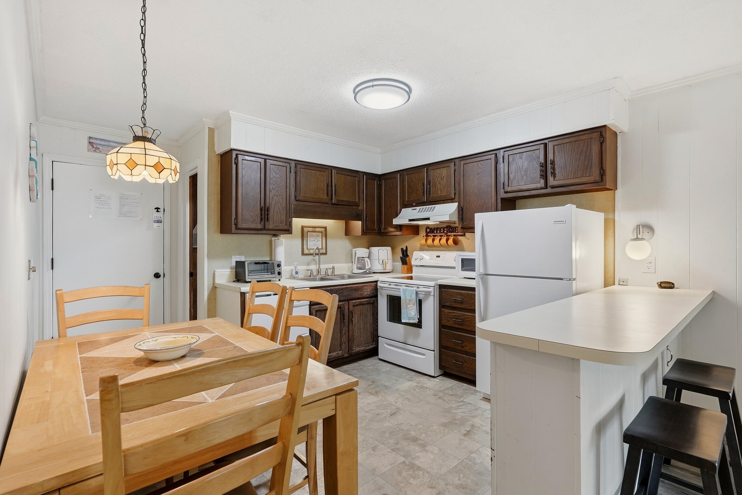 9600 Shore Dr. Property Photo 10