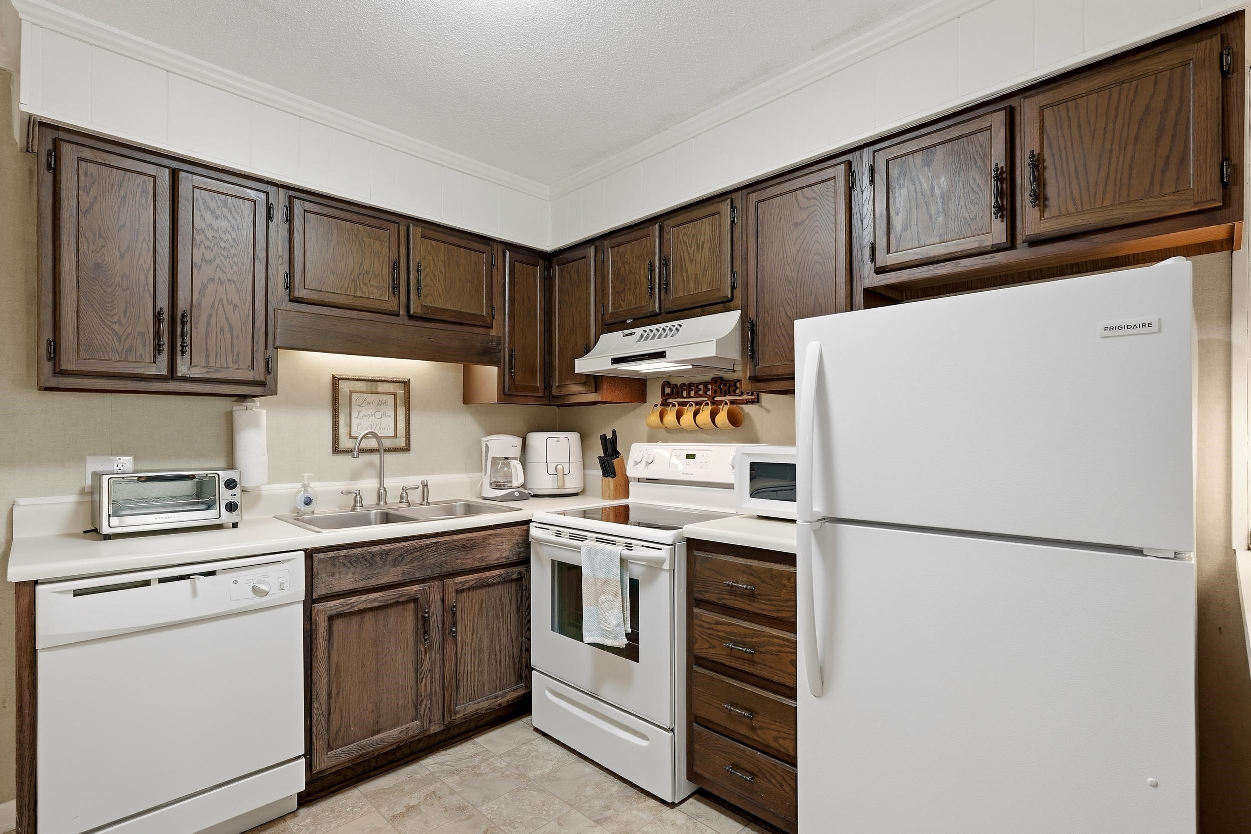 9600 Shore Dr. Property Photo 11