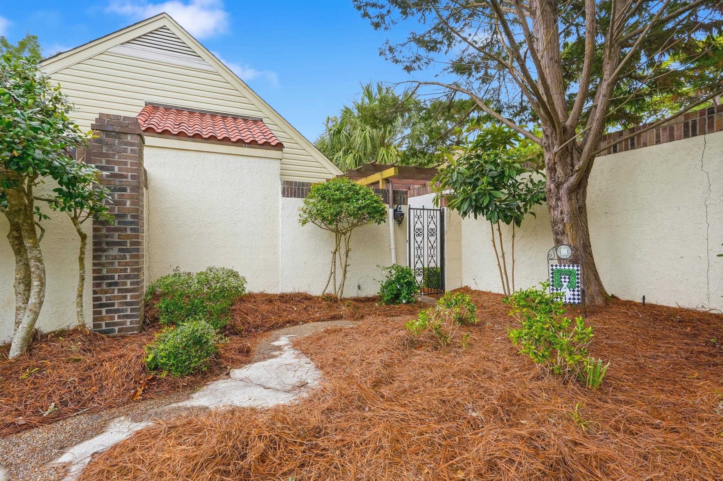 10 San Marks Ct. Property Photo 2