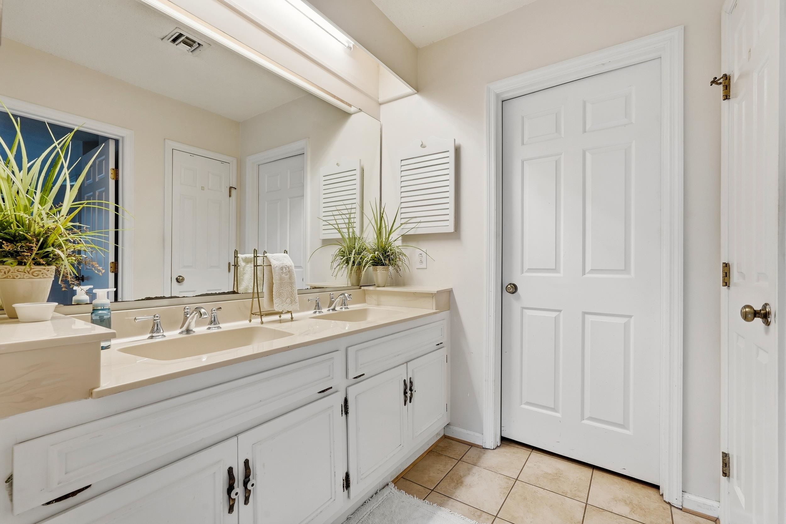 10 San Marks Ct. Property Photo 16