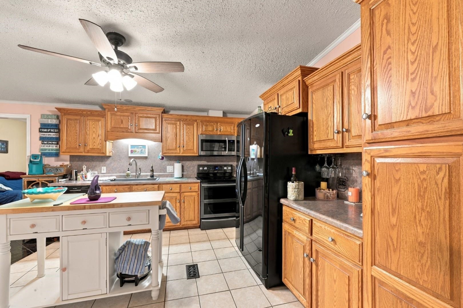 3415 N Pointe Blvd. Property Photo 5