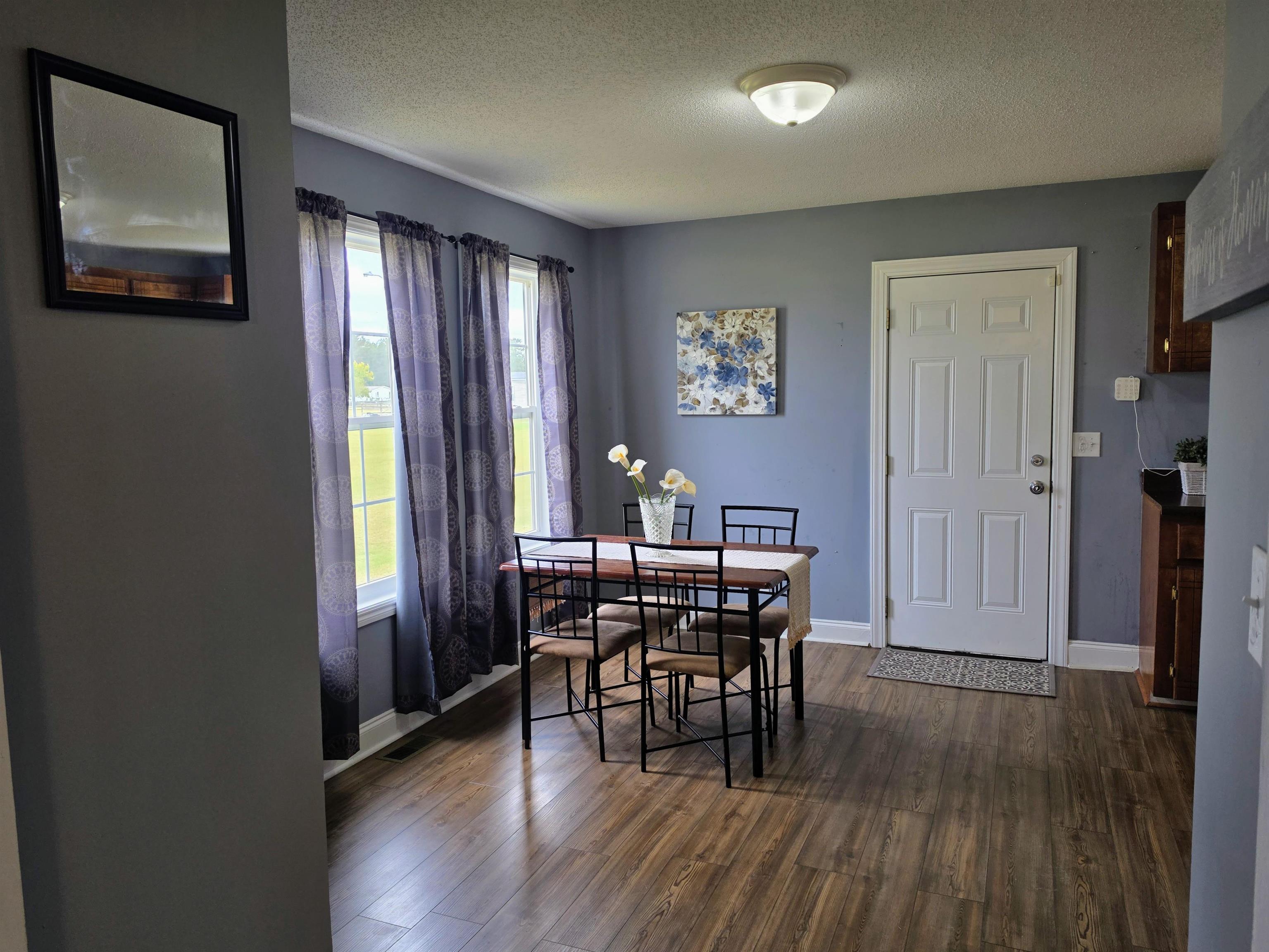 1736 Motley Dr. Property Photo 6