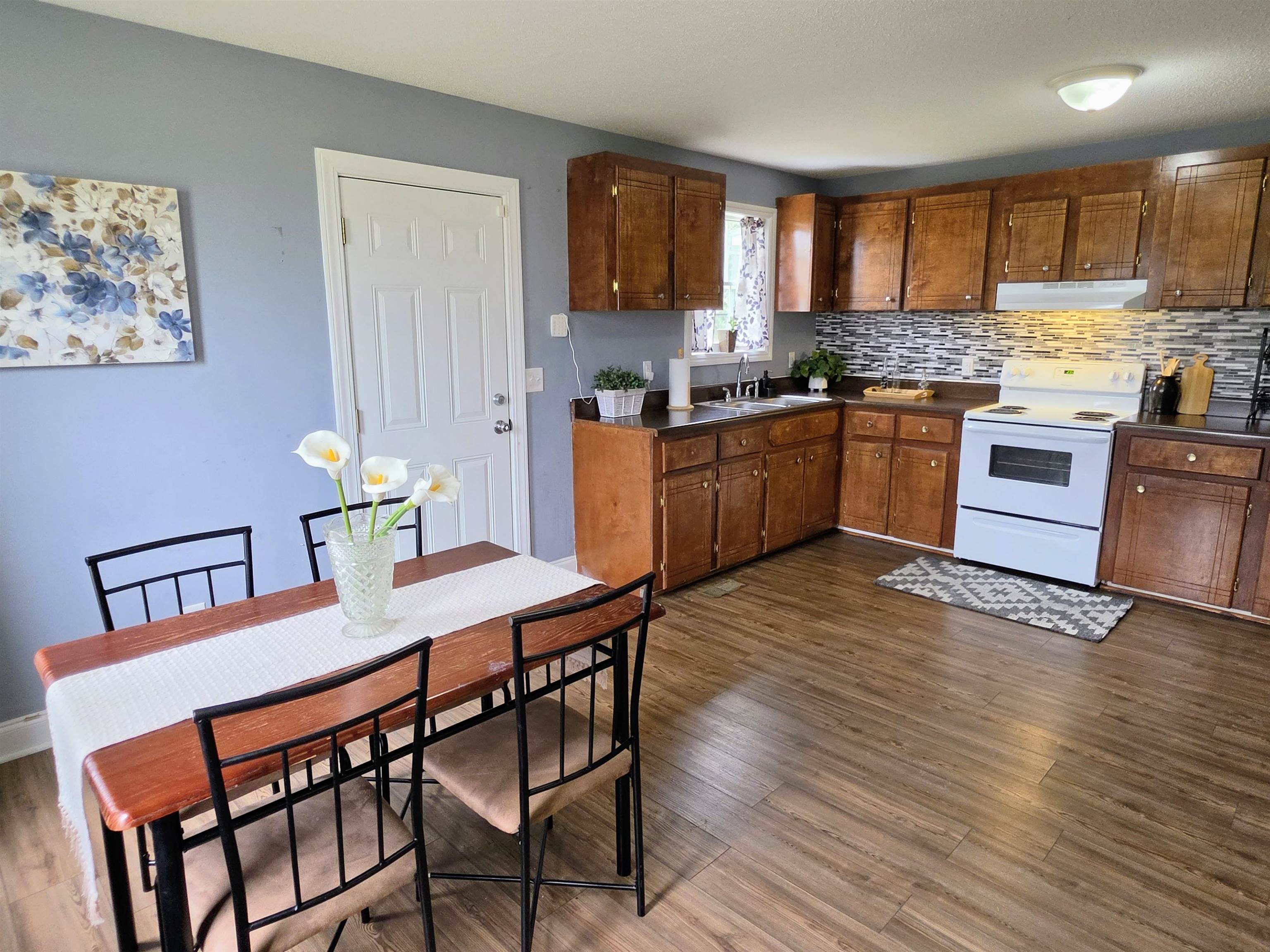 1736 Motley Dr. Property Photo 8