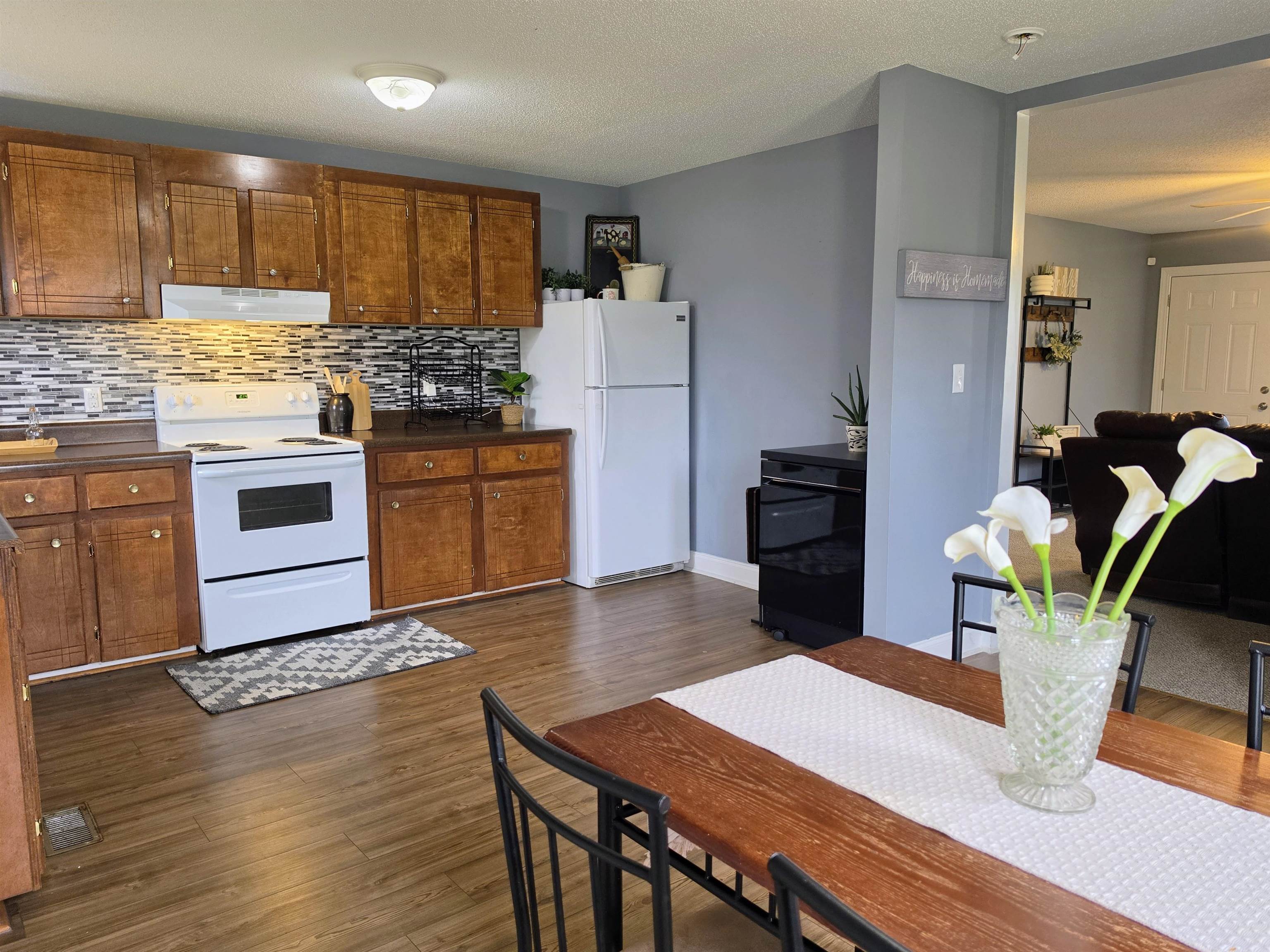 1736 Motley Dr. Property Photo 10