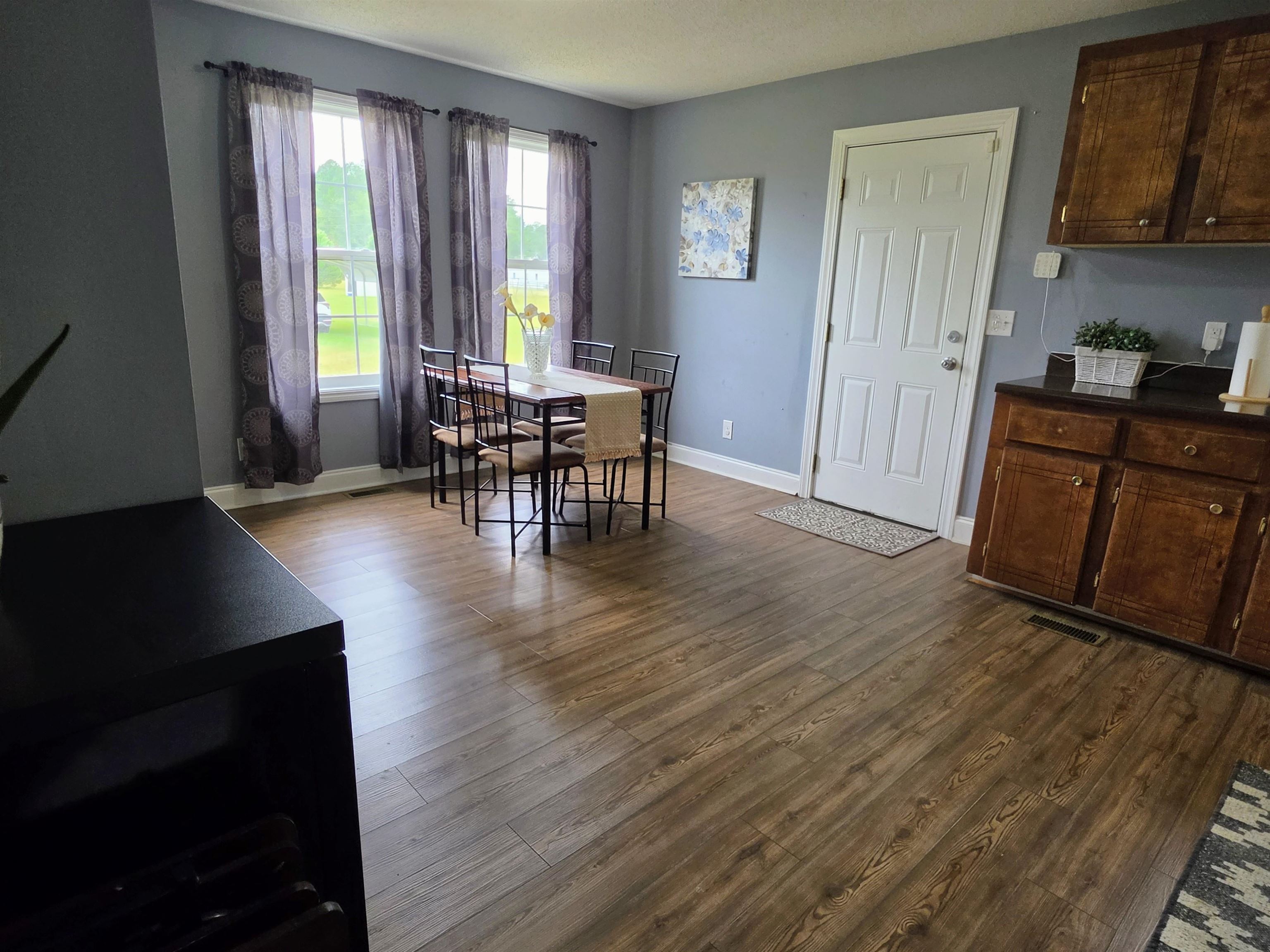 1736 Motley Dr. Property Photo 14