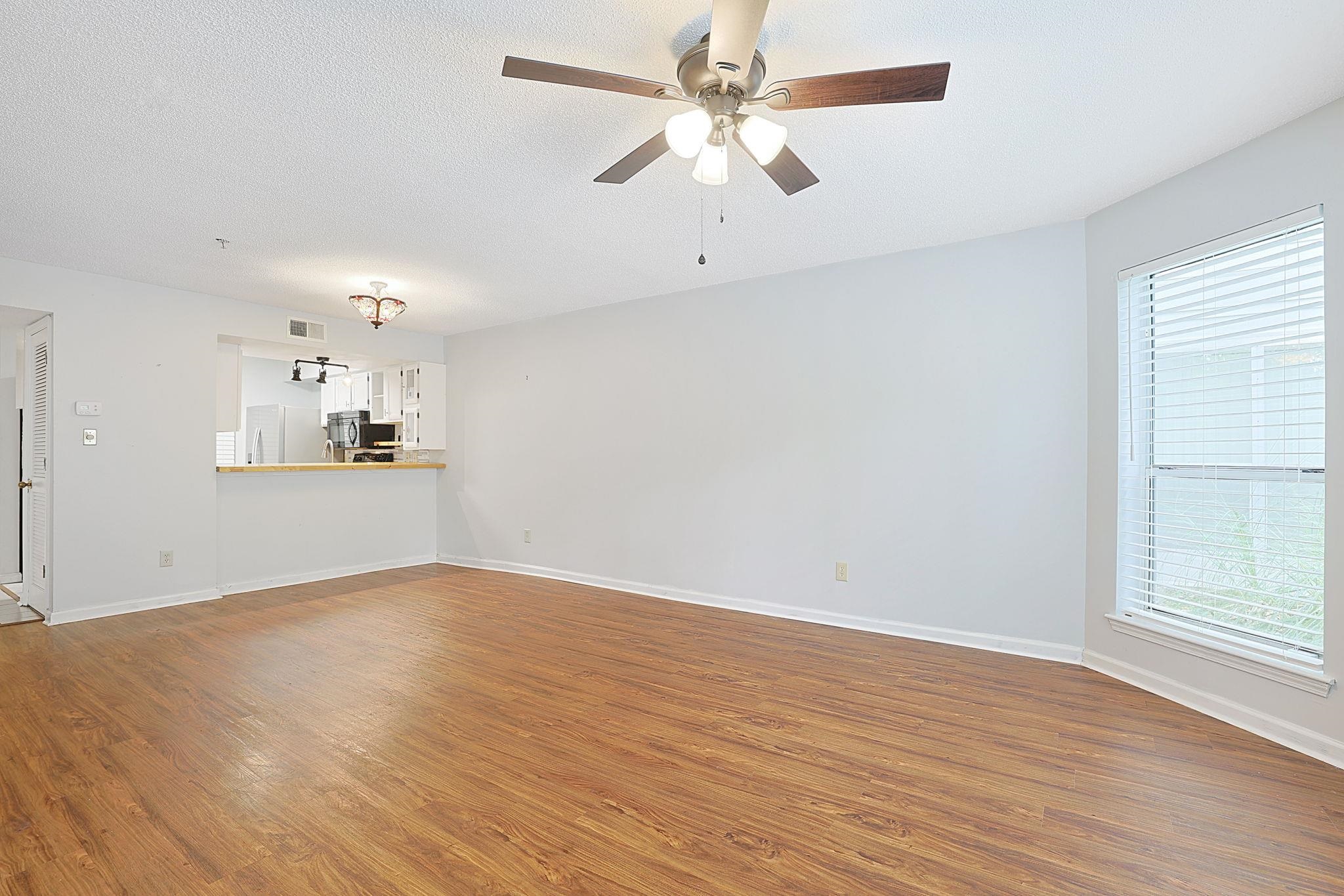 4601 Greenbriar Dr. Property Photo 3
