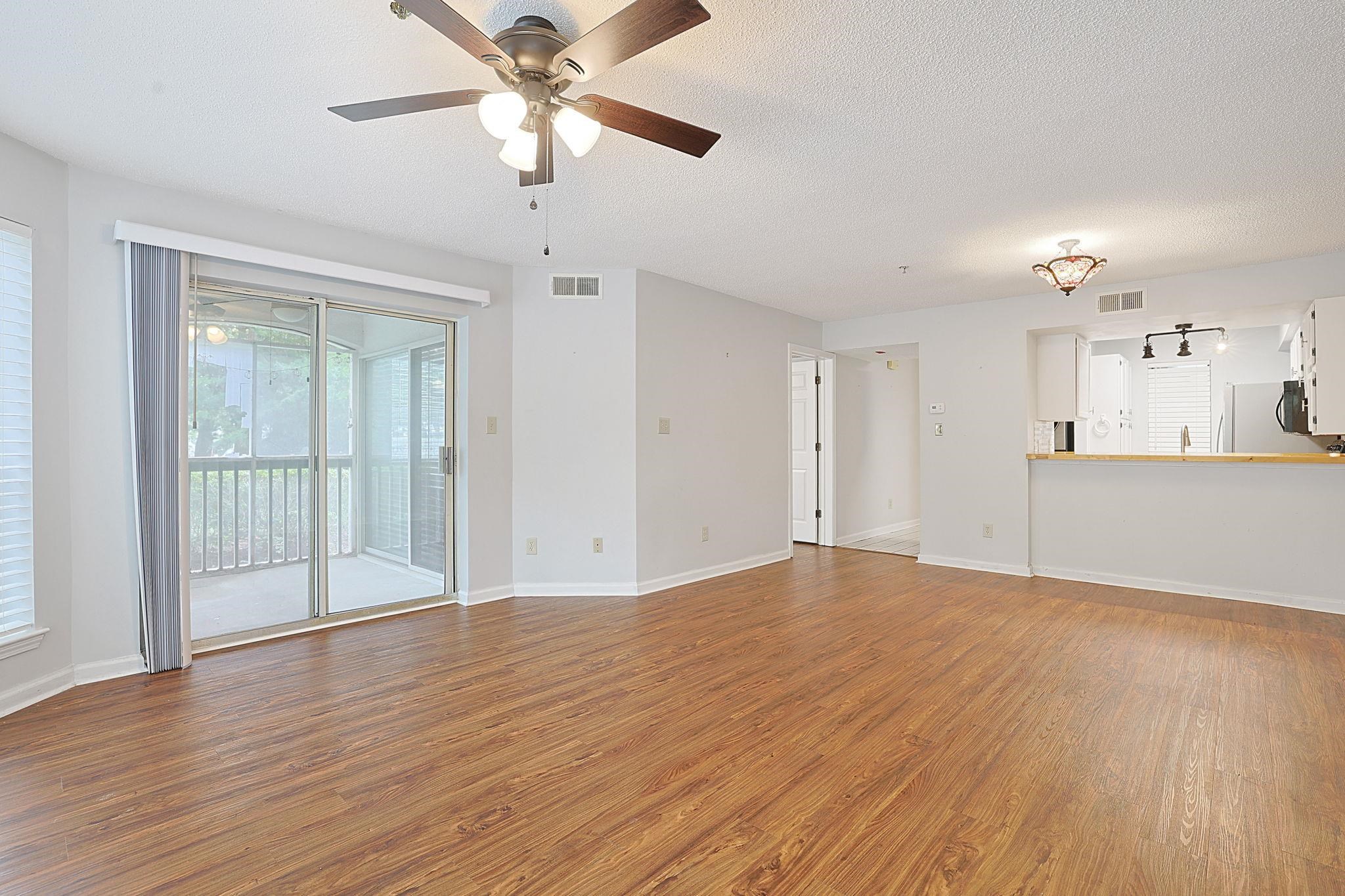 4601 Greenbriar Dr. Property Photo 4