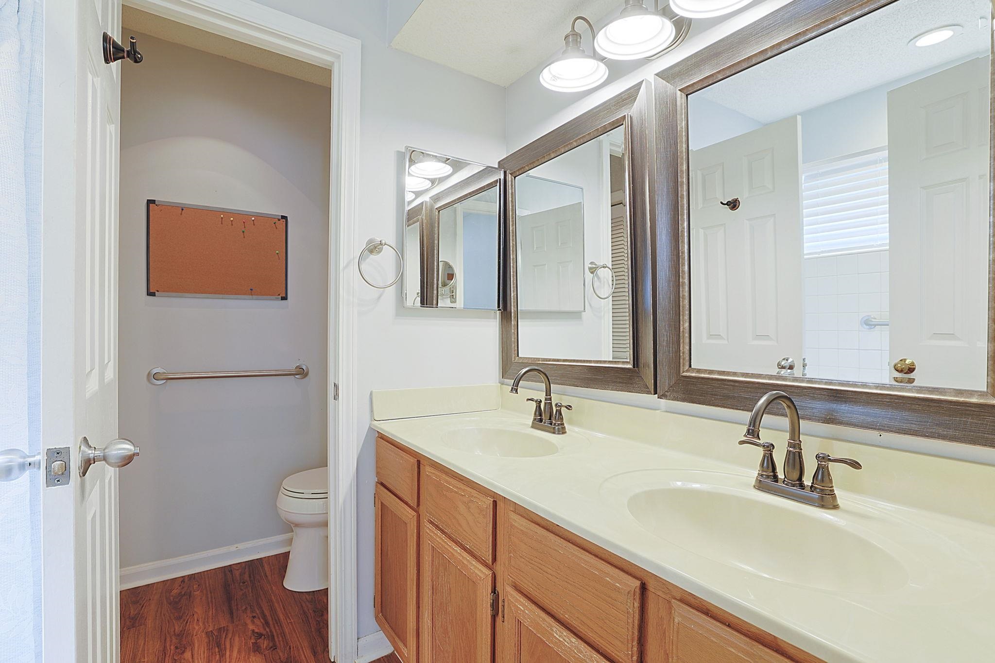 4601 Greenbriar Dr. Property Photo 14