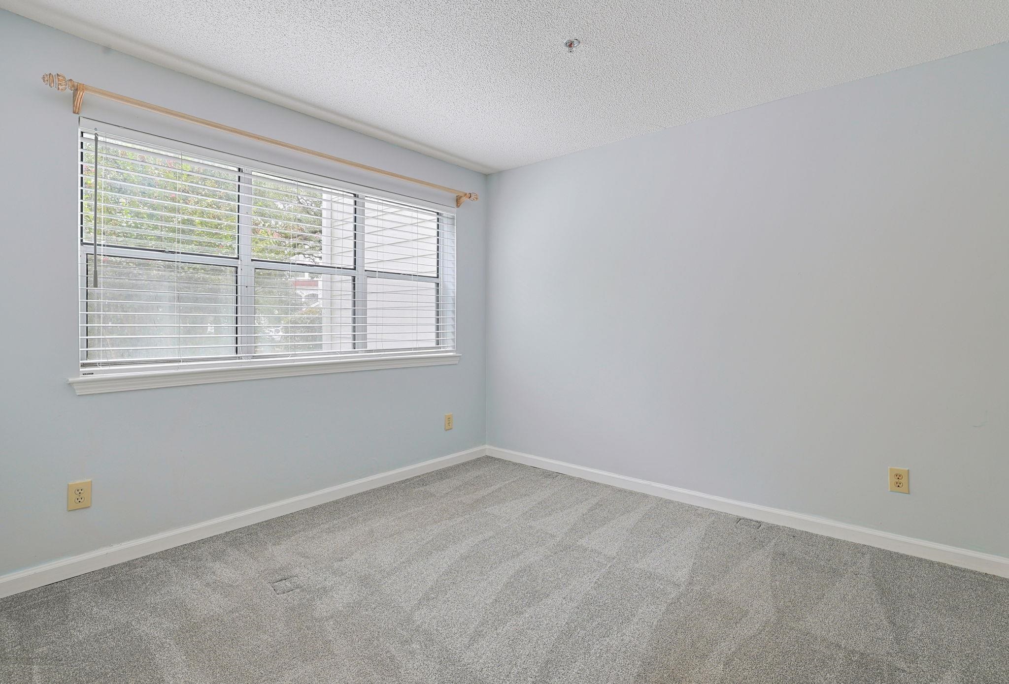 4601 Greenbriar Dr. Property Photo 17