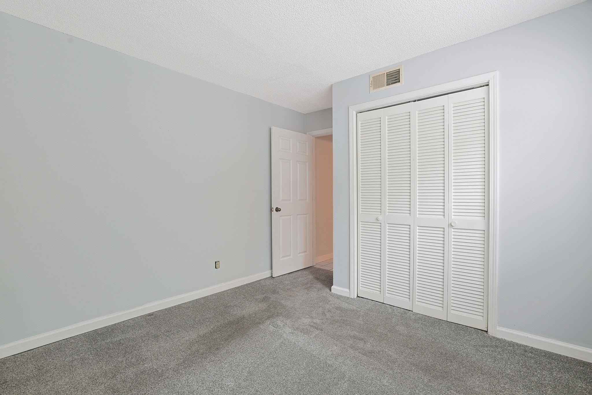 4601 Greenbriar Dr. Property Photo 18
