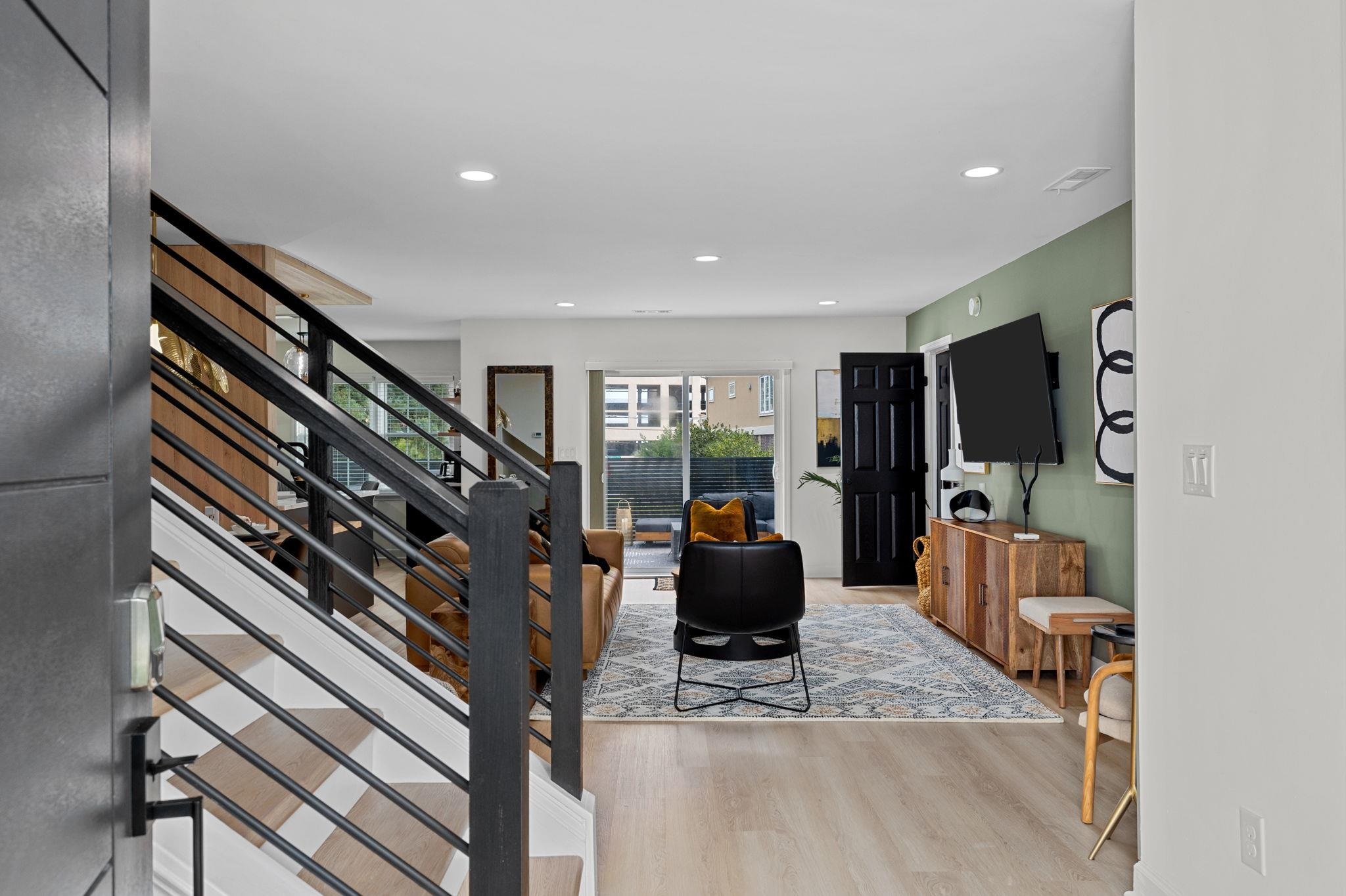 937 Strand Ave. Property Photo 17