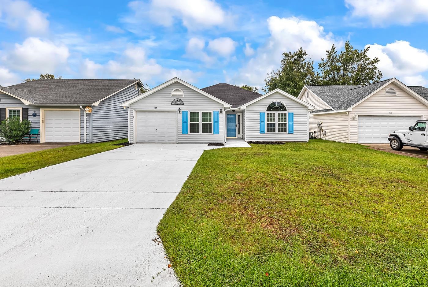 109 Coachman Ln. Property Photo 2