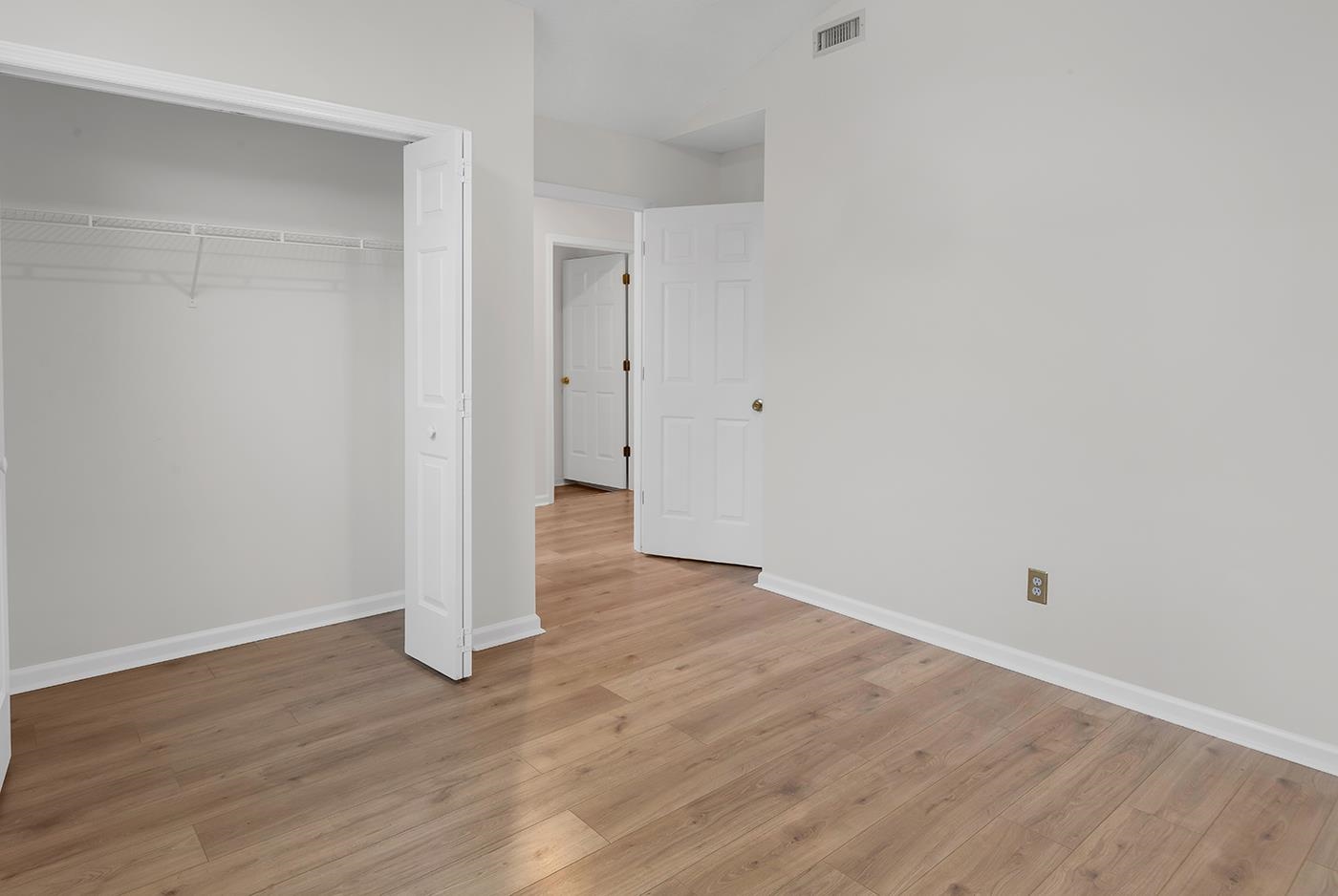 109 Coachman Ln. Property Photo 4