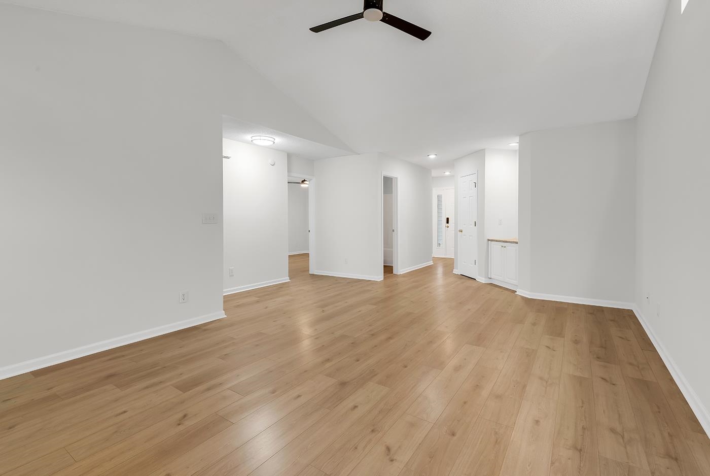109 Coachman Ln. Property Photo 5