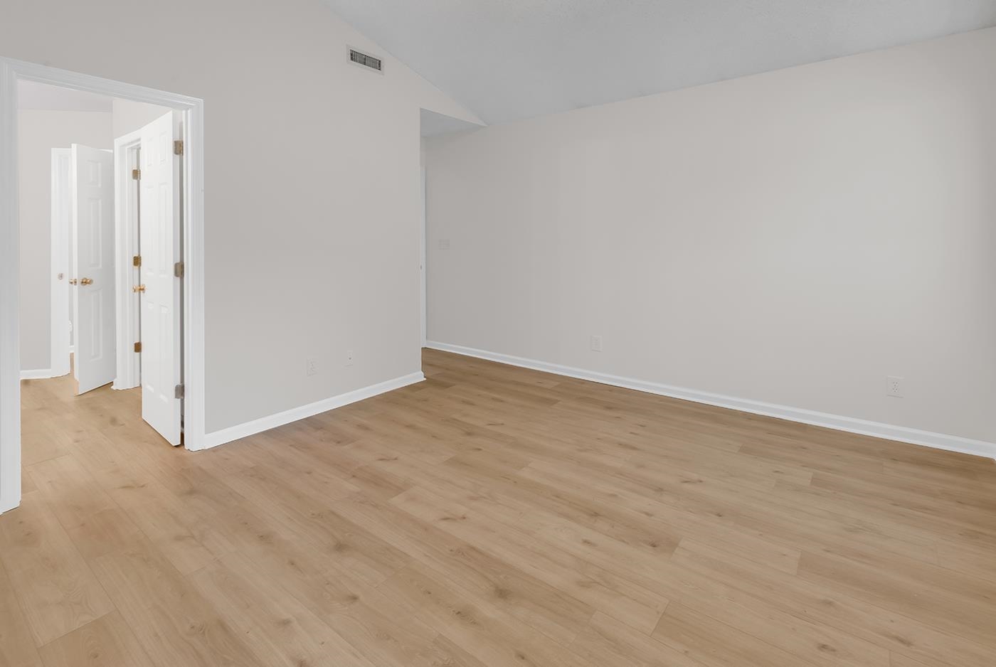 109 Coachman Ln. Property Photo 13
