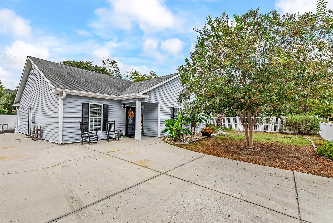 1406 Leroy Ln. Property Photo 1
