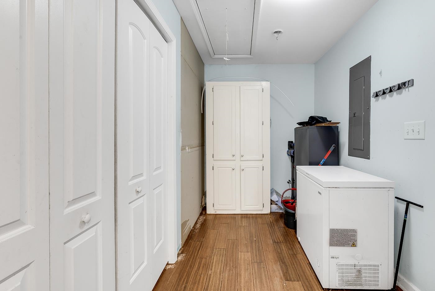 1406 Leroy Ln. Property Photo 15