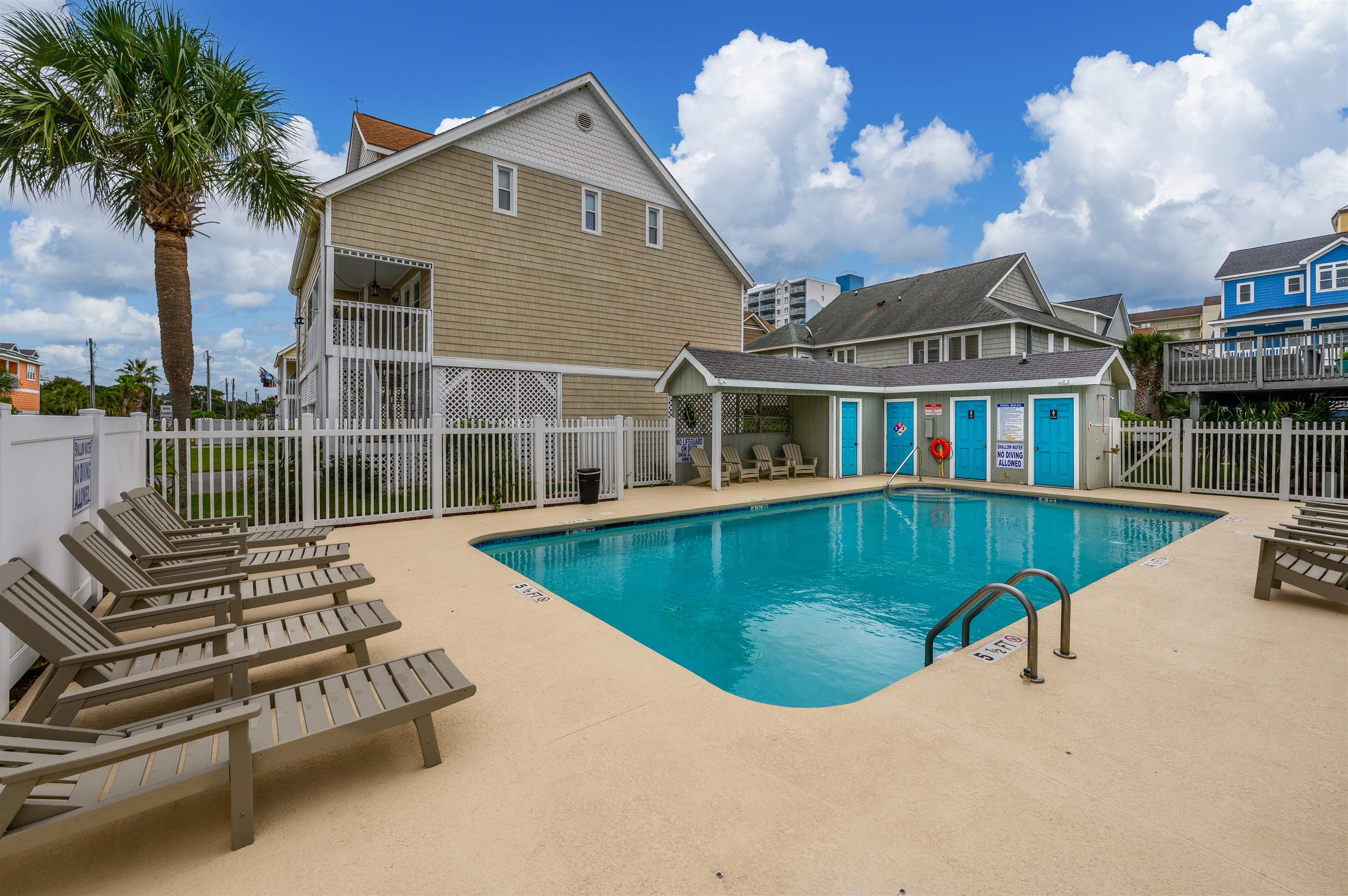 4724 Surf St. Property Photo 5