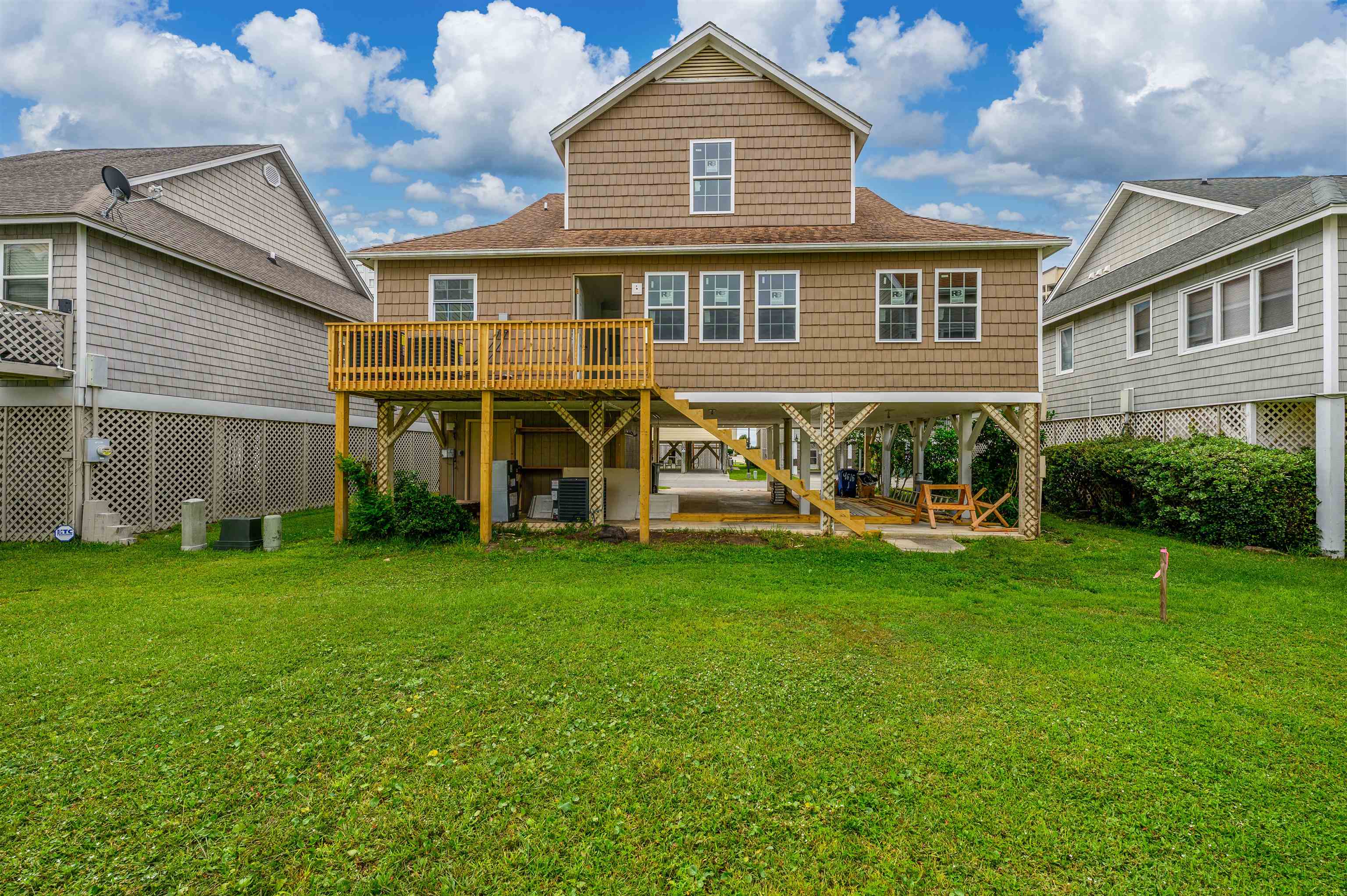 4724 Surf St. Property Photo 9