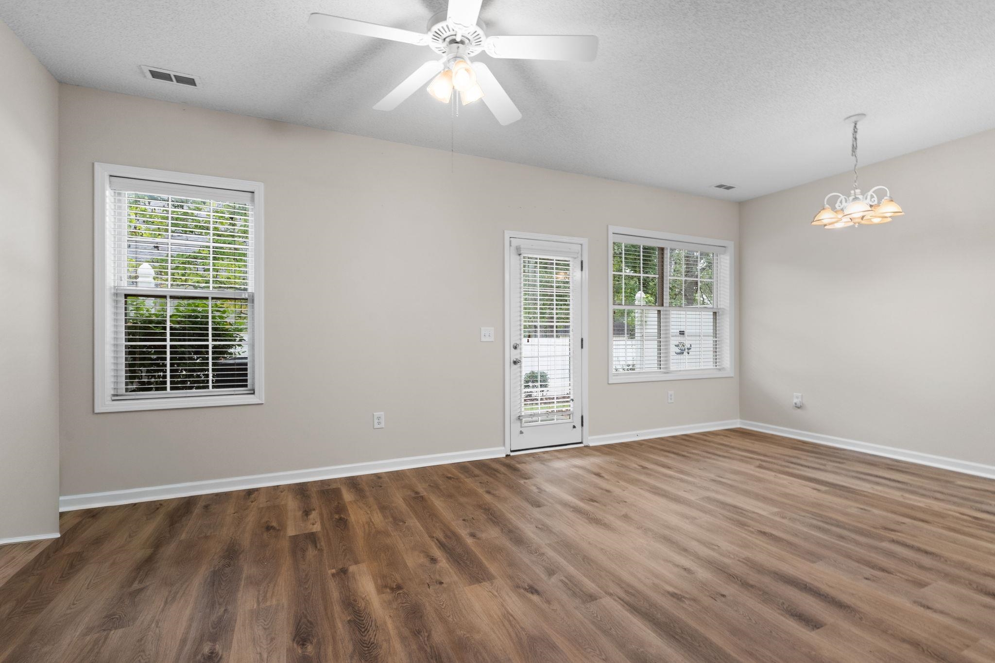 4355 River Gate Ln. Property Photo 8