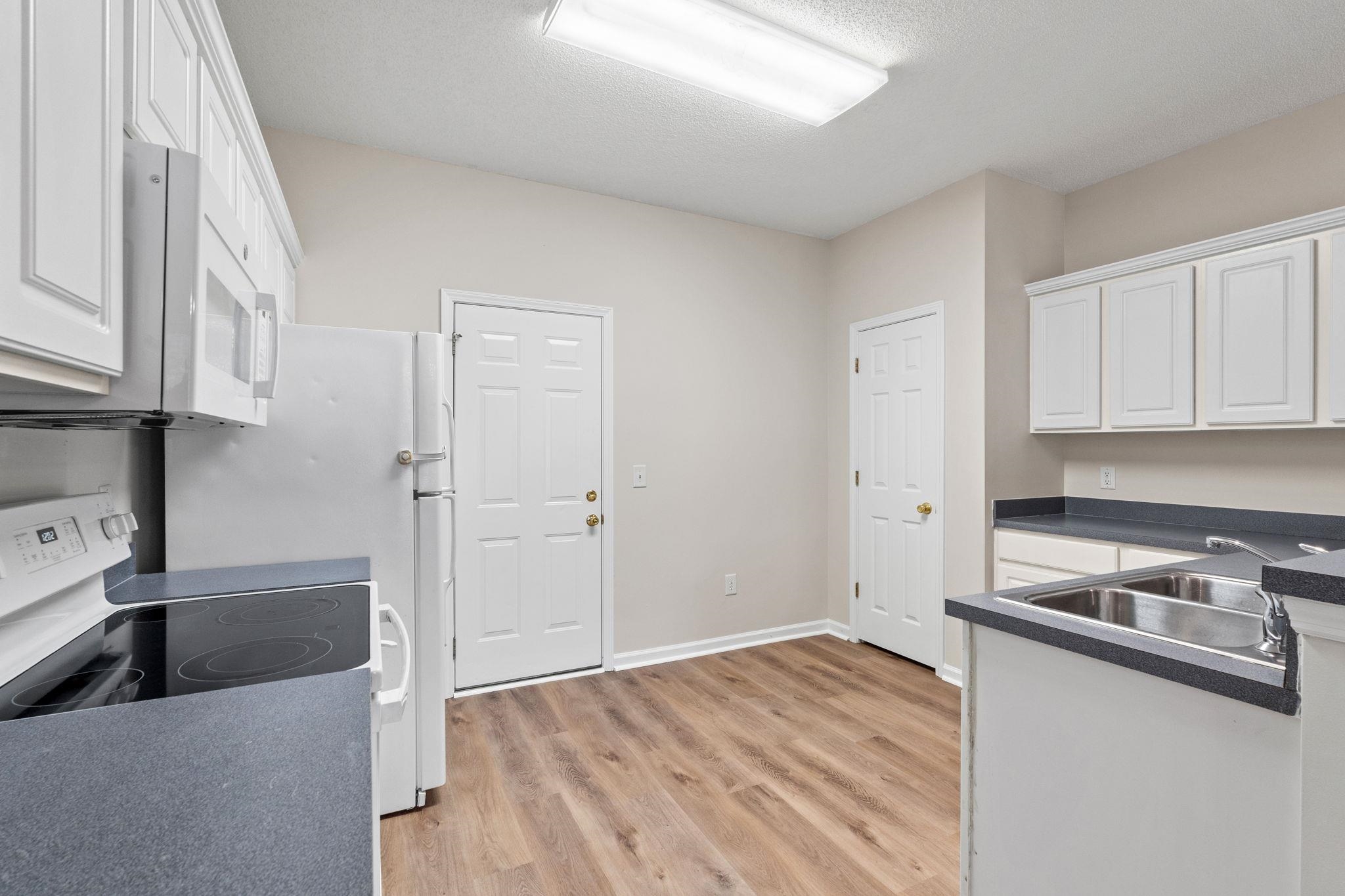 4355 River Gate Ln. Property Photo 16