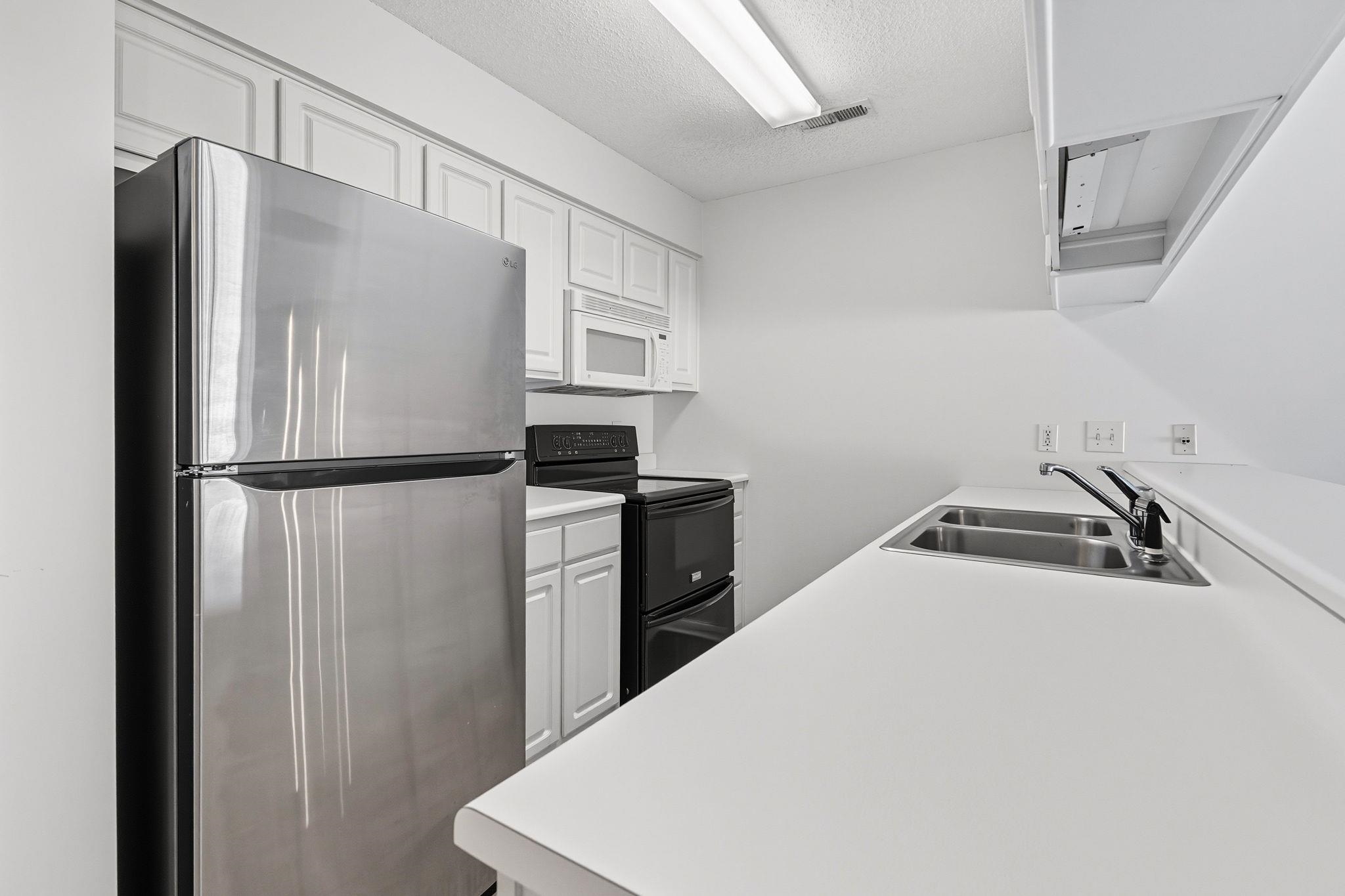 659 Woodmoor Circle Property Photo 4