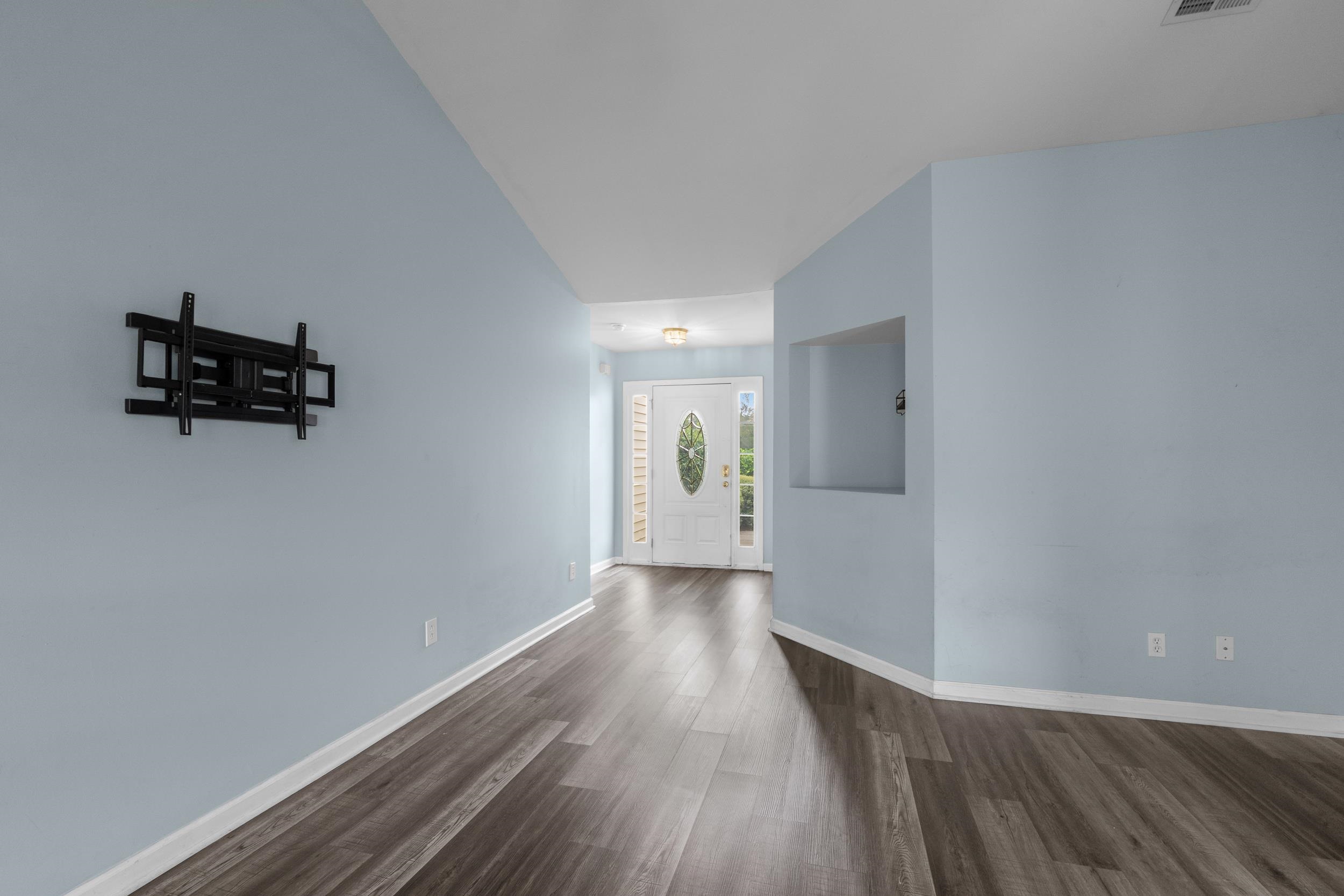 4504 Planters Row Way Property Photo 5