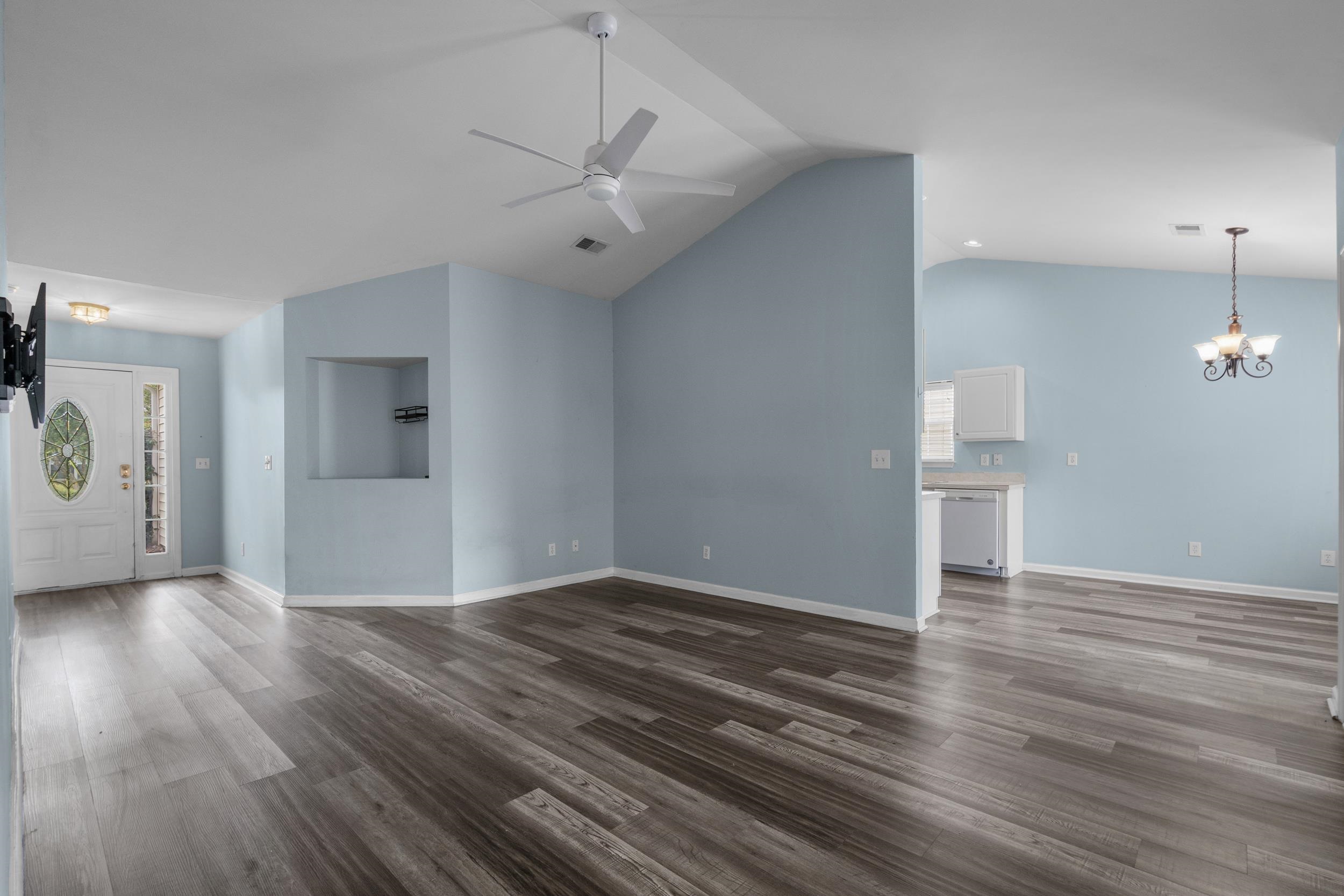 4504 Planters Row Way Property Photo 8